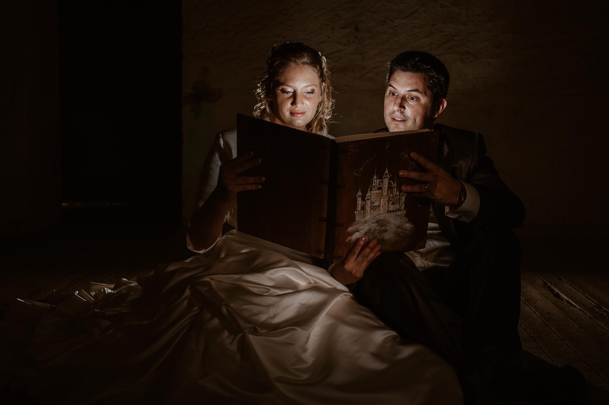 Séance couple après mariage fantastique & poétique inspirée de l’univers Disney près de Nantes par Geoffrey Arnoldy photographe