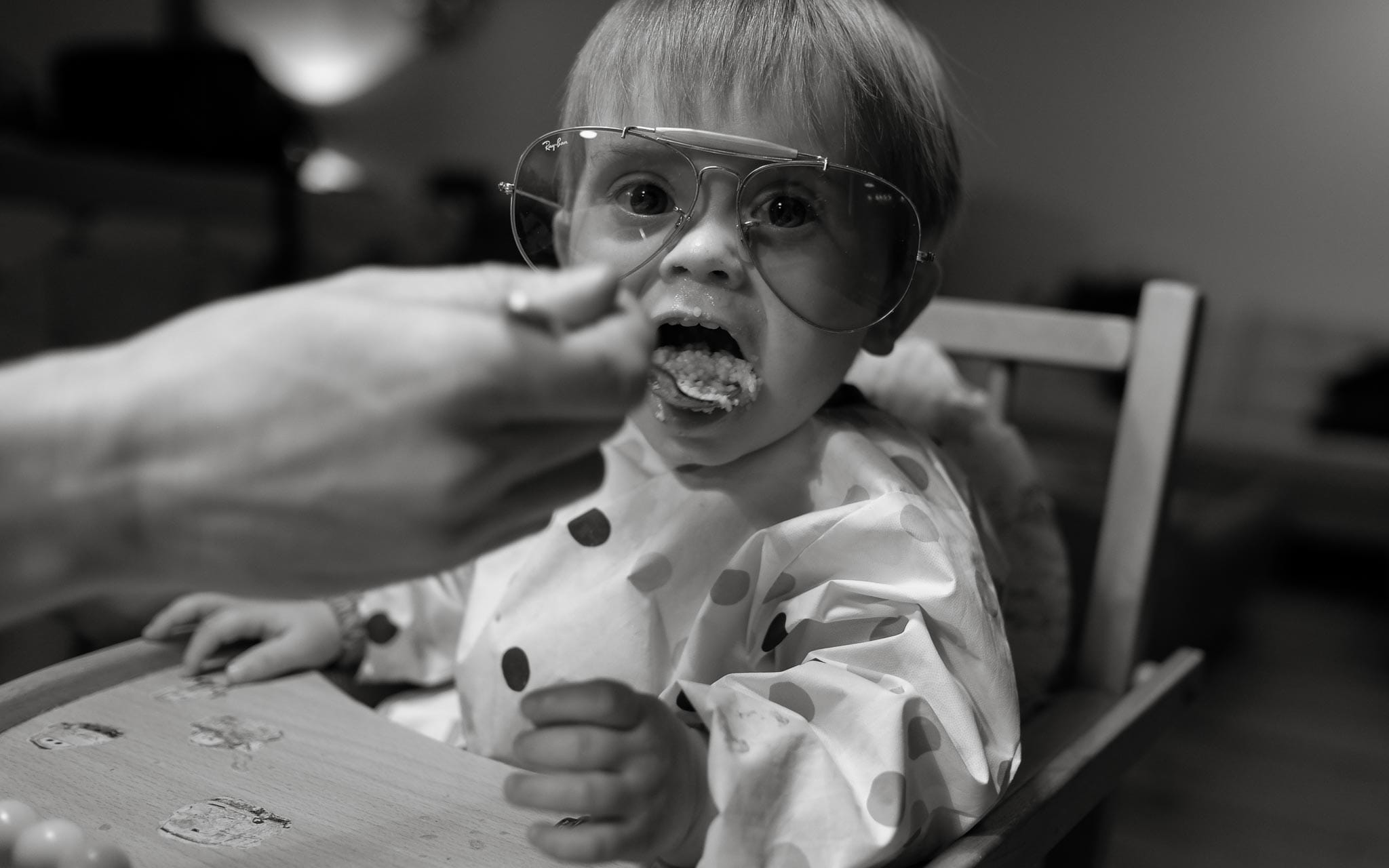 Séance photo lifestyle de reportage à domicile d’une famille à Nantes par Geoffrey Arnoldy photographe