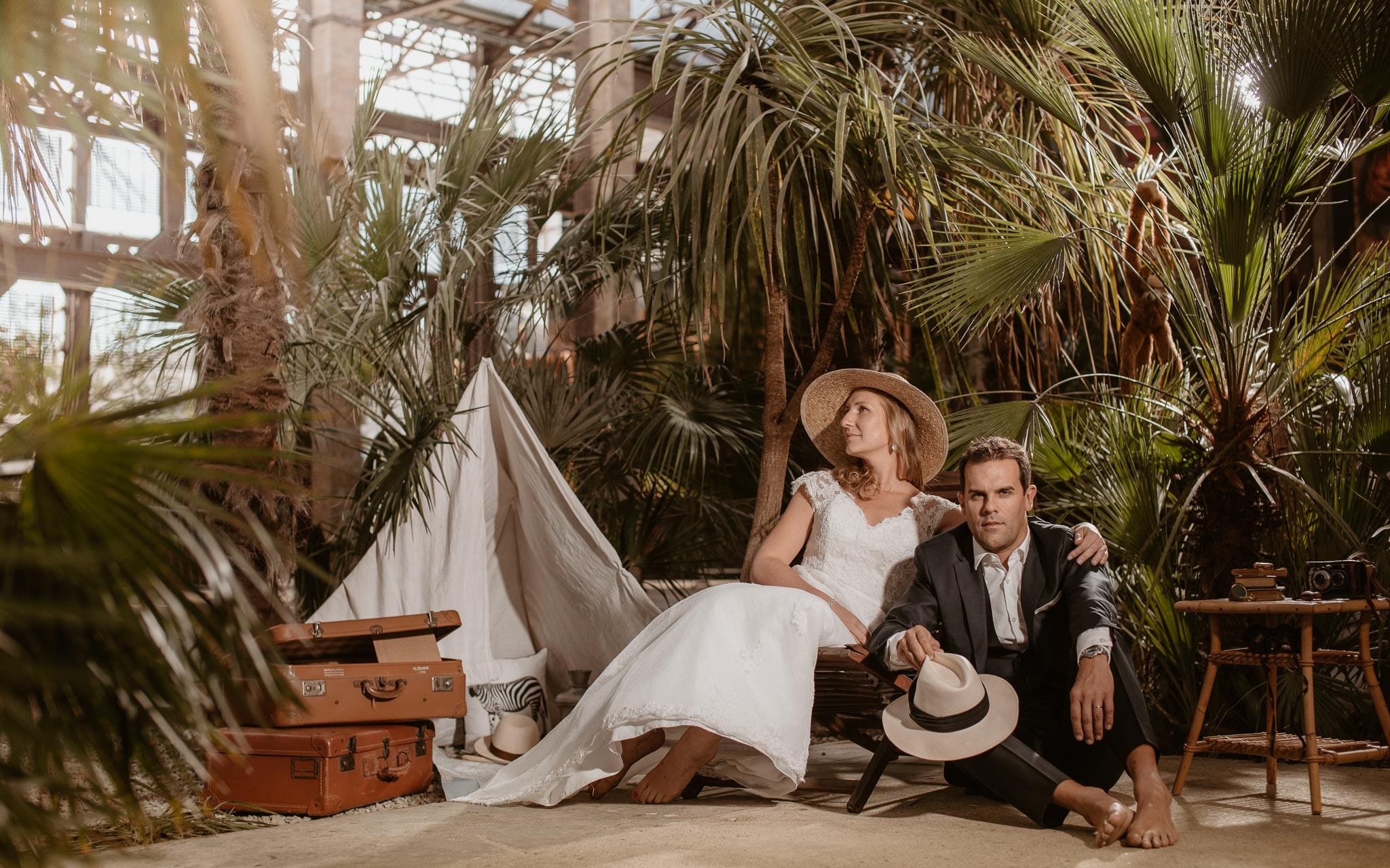 photo d’une séance couple après mariage mise en scène poétique & romantique sur le thème du voyage sous les nefs à Nantes par Geoffrey Arnoldy photographe