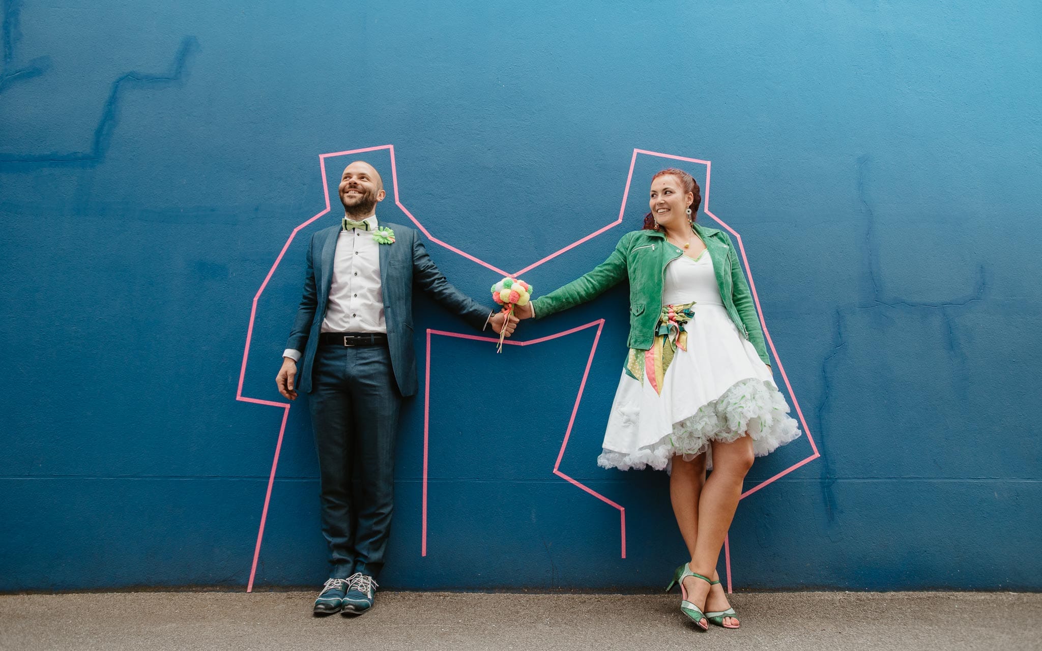 photo d’une séance de couple day-after colorée, décalée & créative à Nantes par Geoffrey Arnoldy photographe