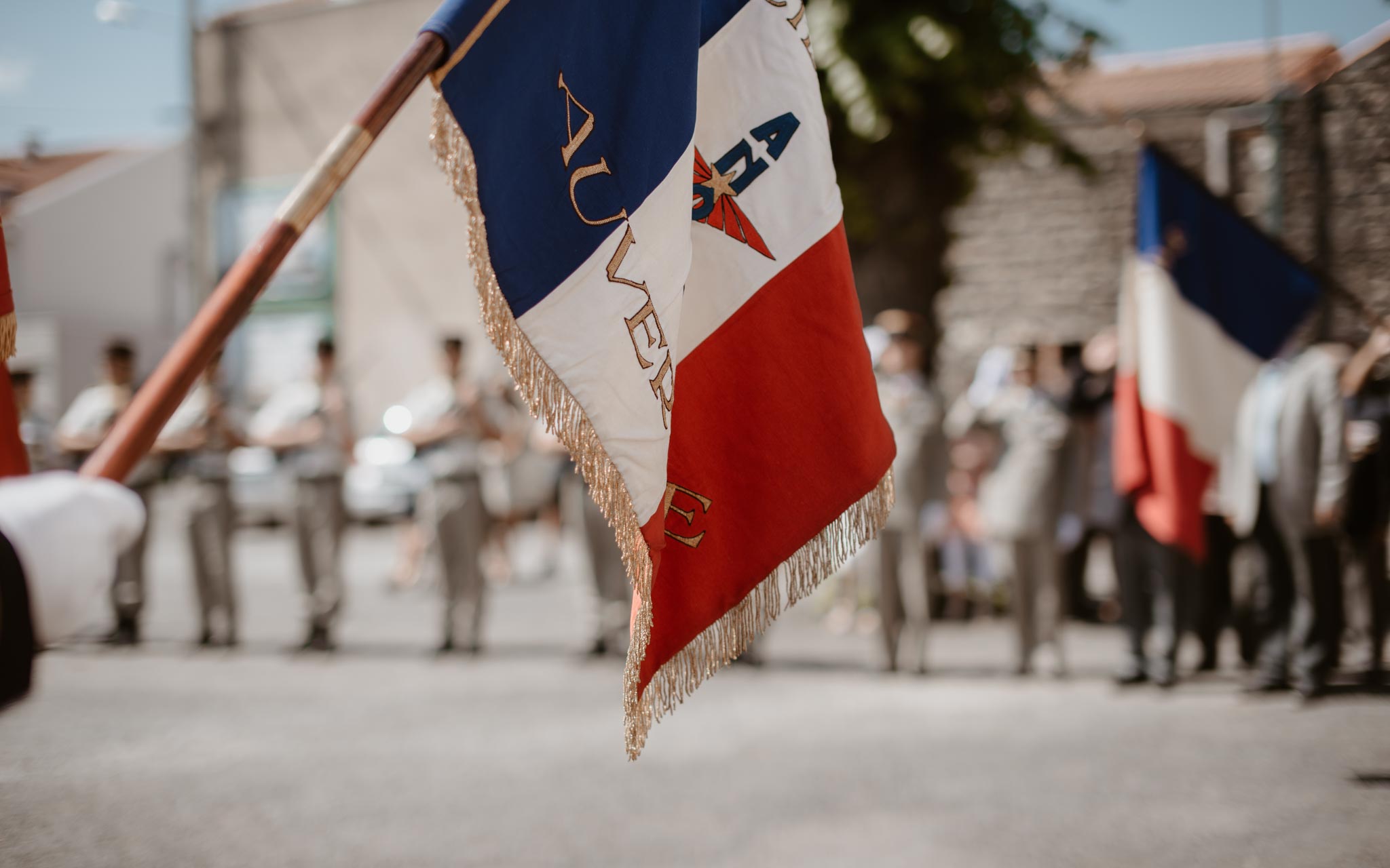 Reportage photo d’un événement familial pour la remise de la légion d’honneur de Yves en Auvergne par Geoffrey Arnoldy photographe