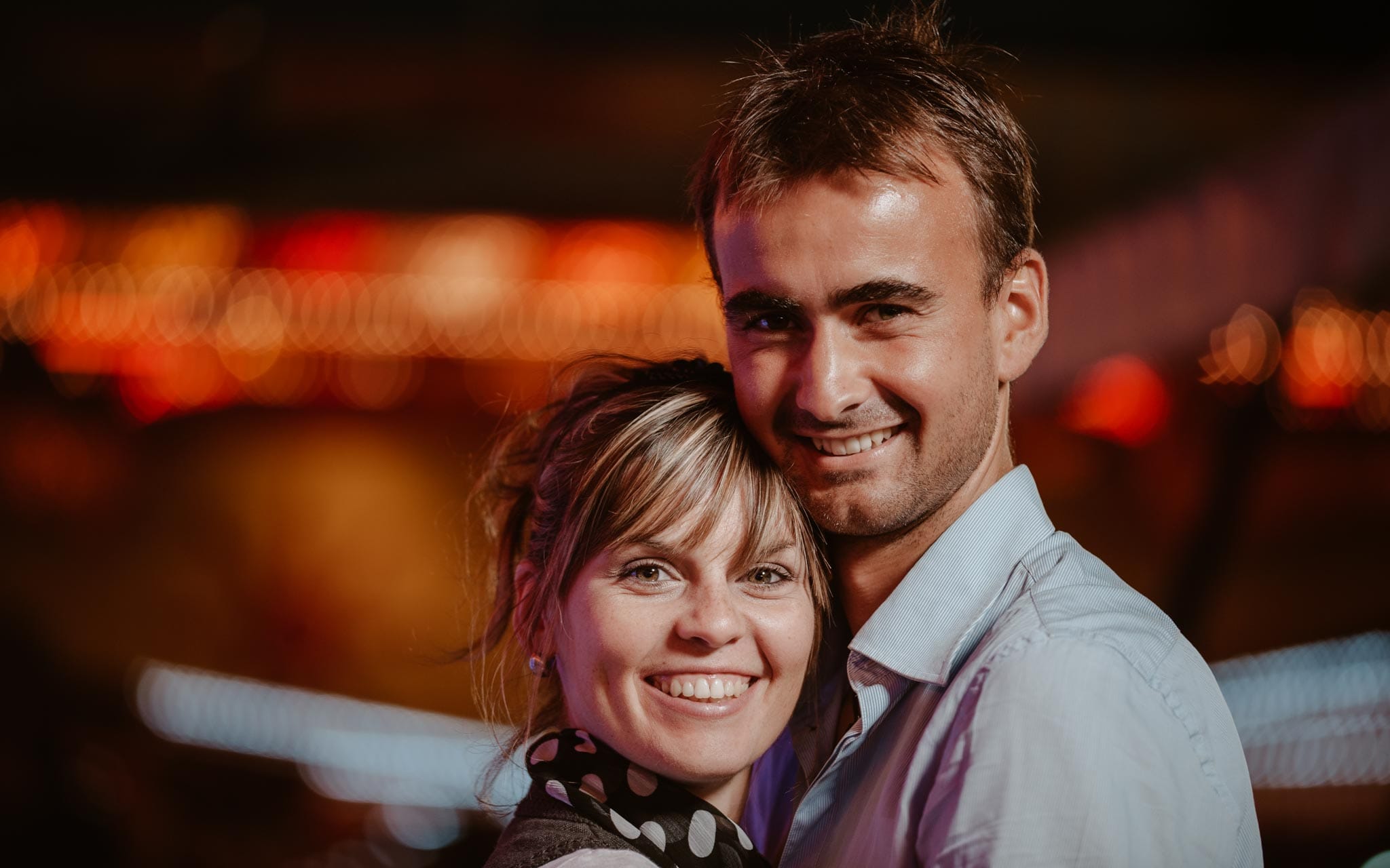 séance photo d’un couple d’amoureux à la fête foraine de Nantes par Geoffrey Arnoldy photographe