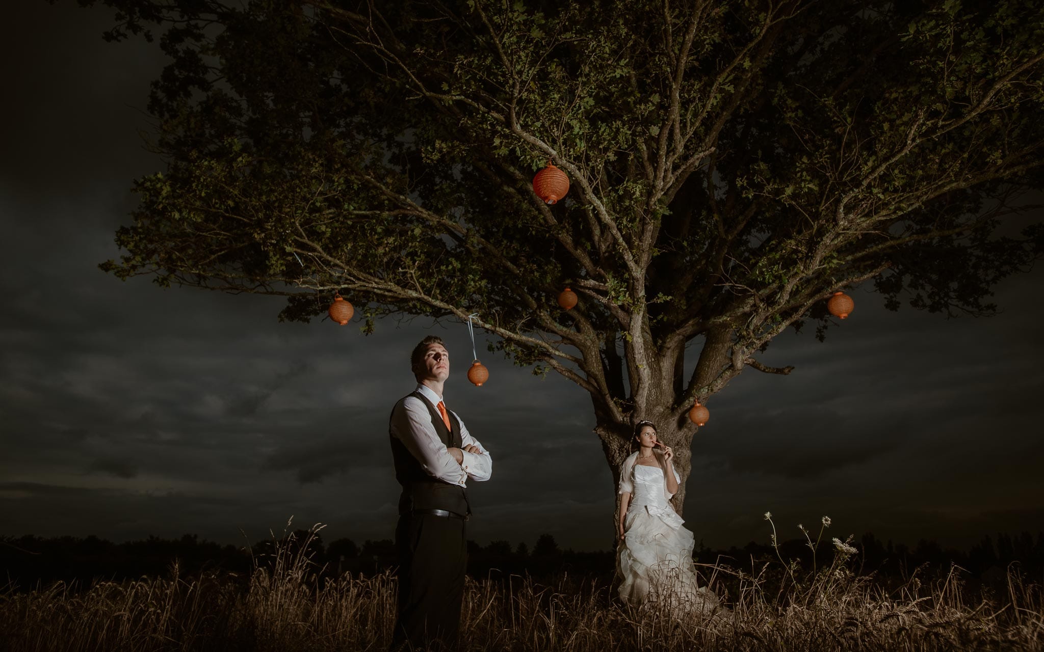 Séance couple après mariage fantastique & poétique inspirée Tim Burton près de Nantes par Geoffrey Arnoldy photographe