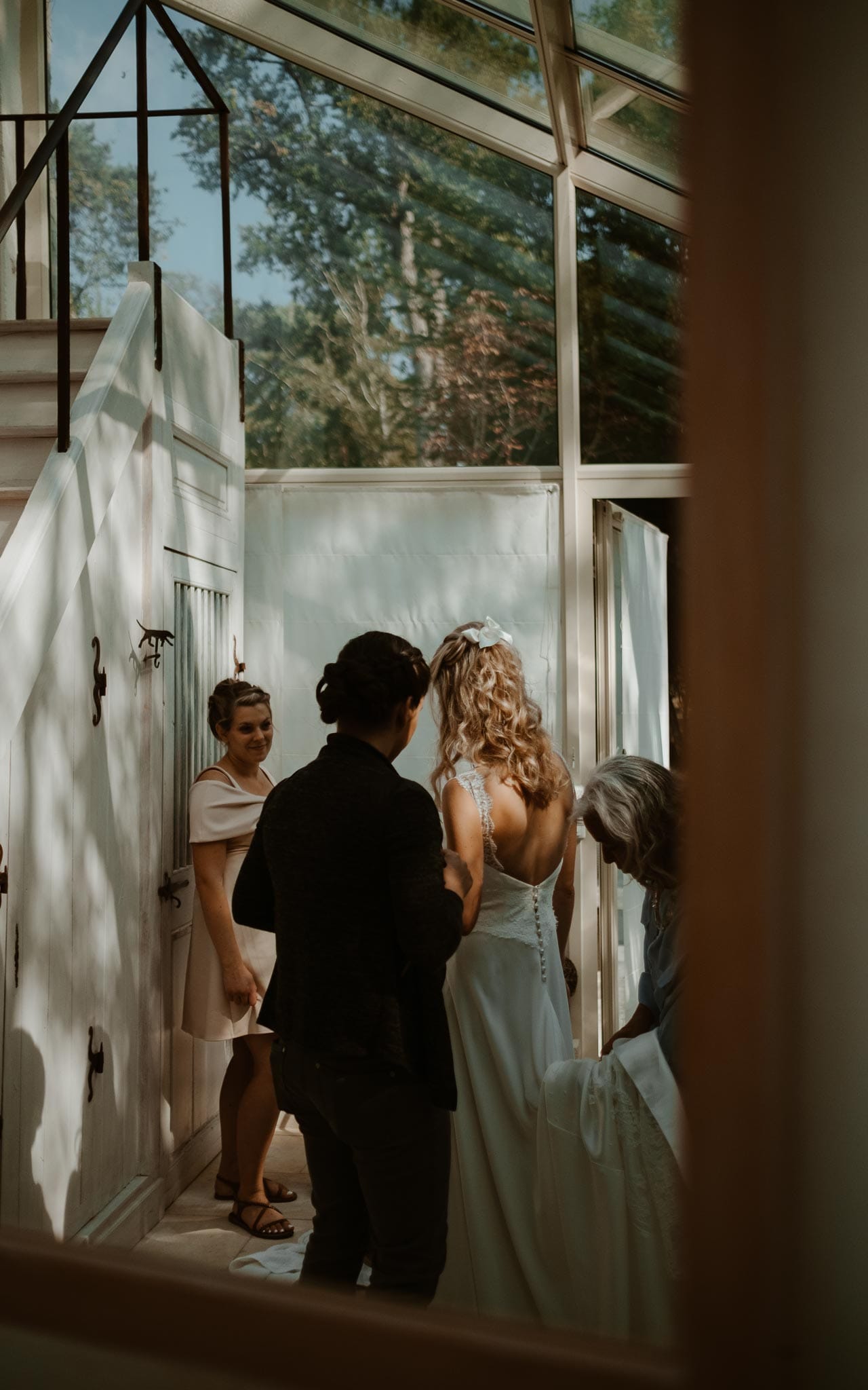 photographies d’une mariée chic et d’un gendarme à Angers et Durval