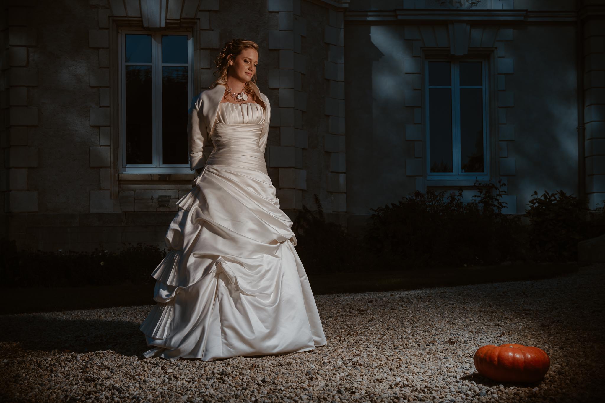 Séance couple après mariage fantastique & poétique inspirée de l’univers Disney près de Nantes par Geoffrey Arnoldy photographe