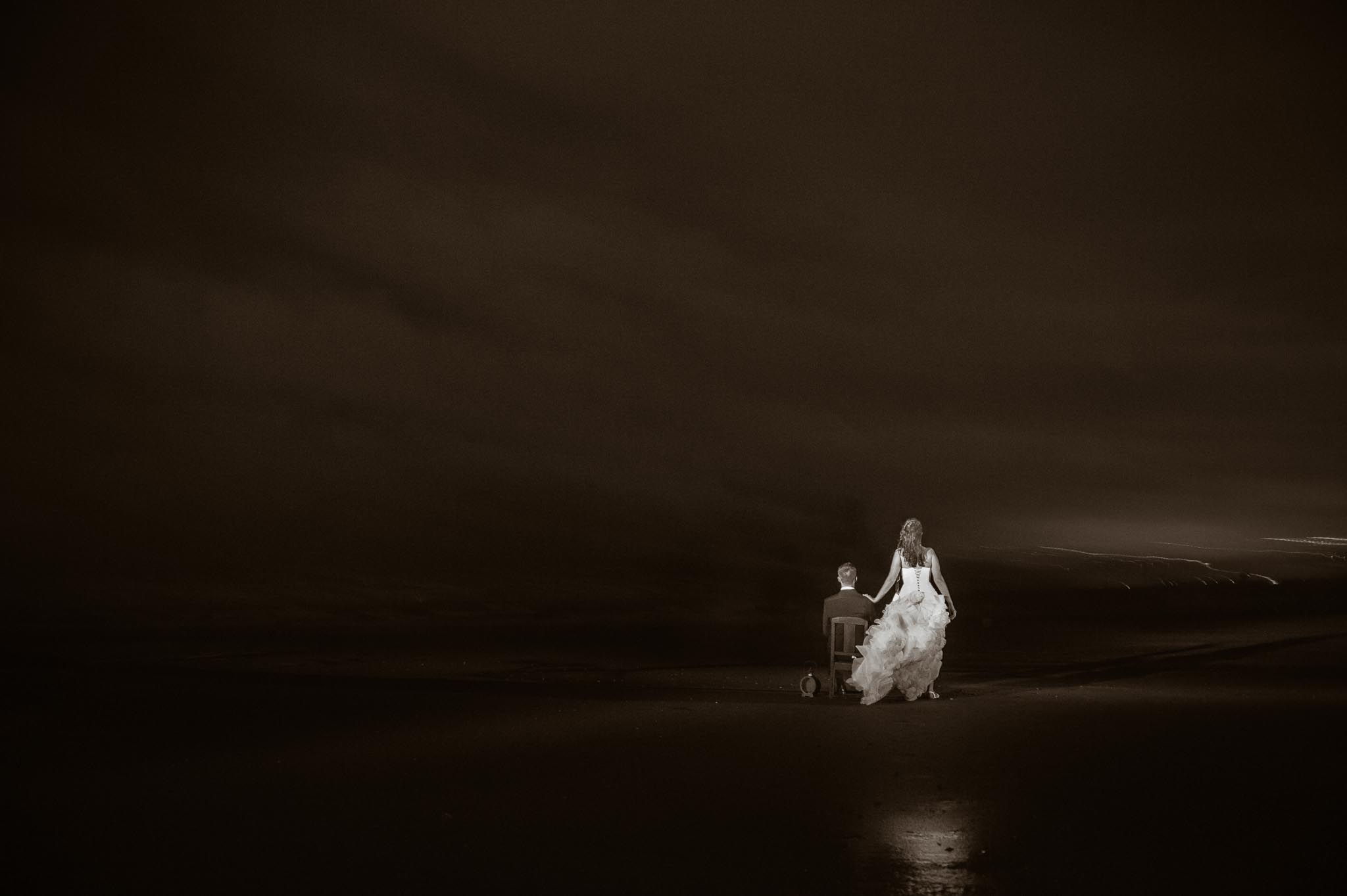 Séance couple après mariage fantastique & poétique inspirée Tim Burton près de Nantes par Geoffrey Arnoldy photographe