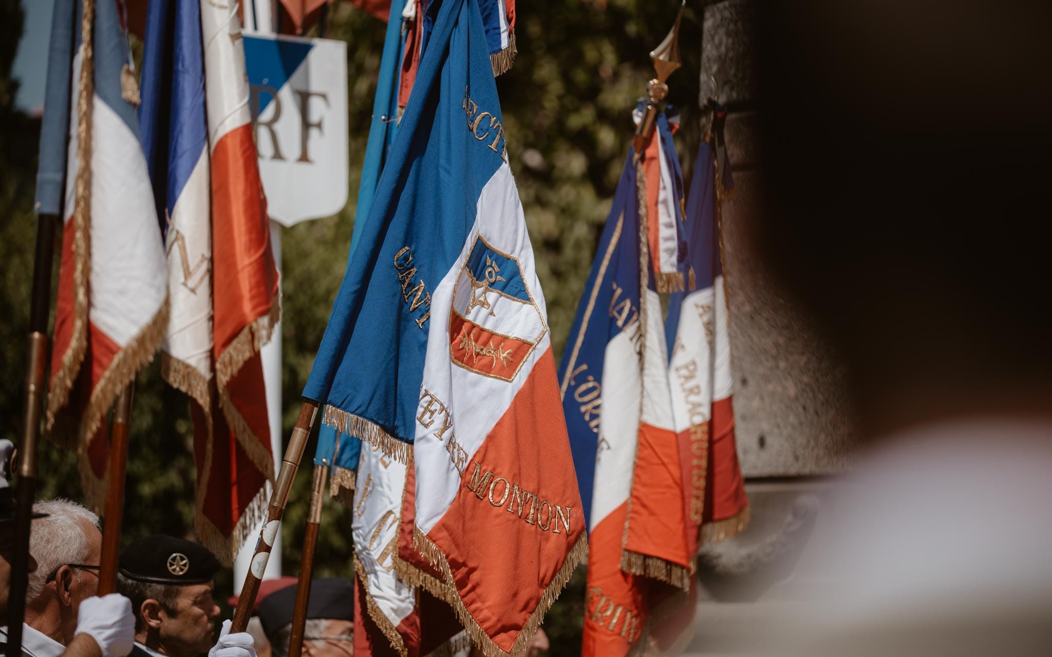 Reportage photo d’un événement familial pour la remise de la légion d’honneur de Yves en Auvergne par Geoffrey Arnoldy photographe