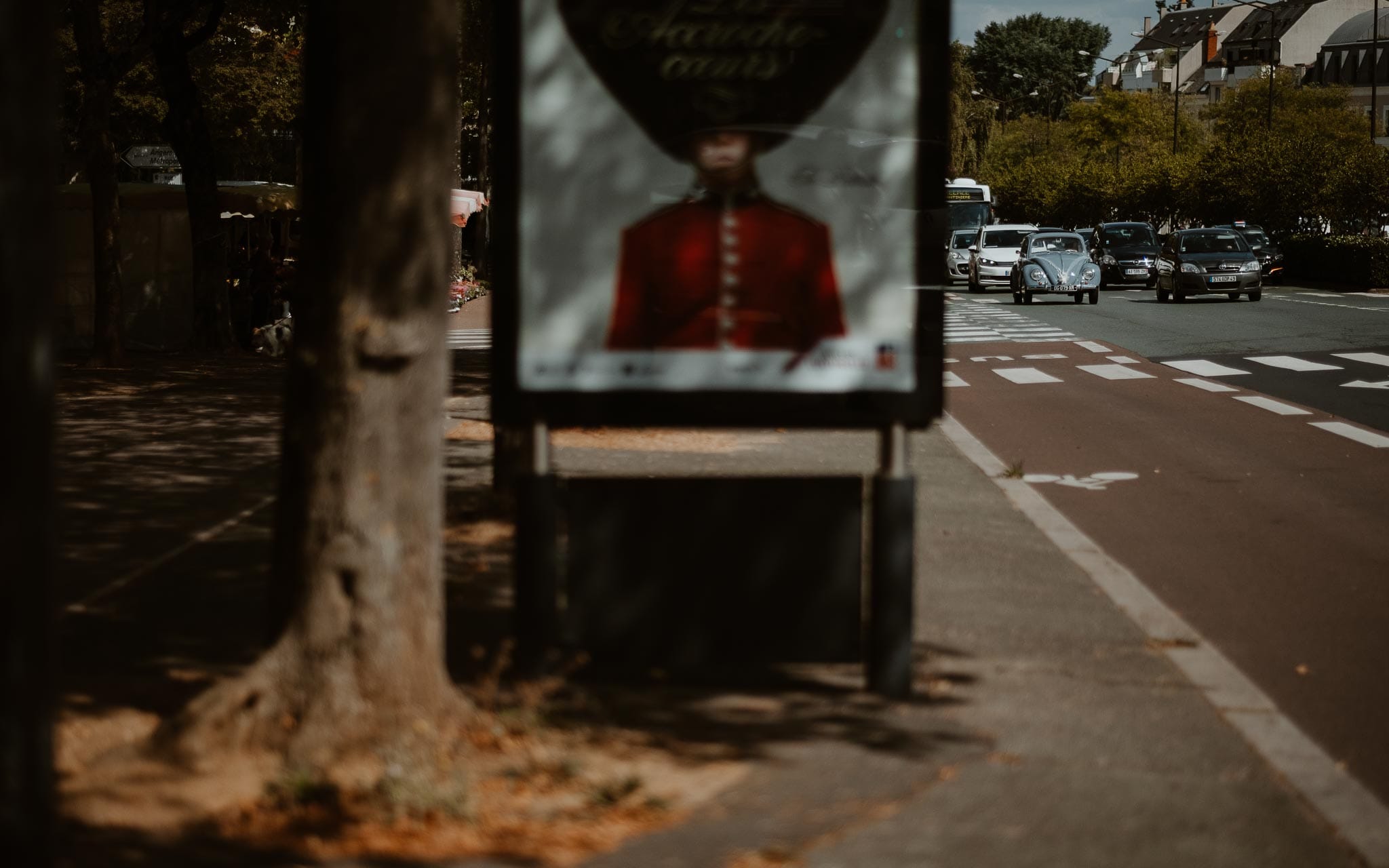 photographies d’une mariée chic et d’un gendarme à Angers et Durval