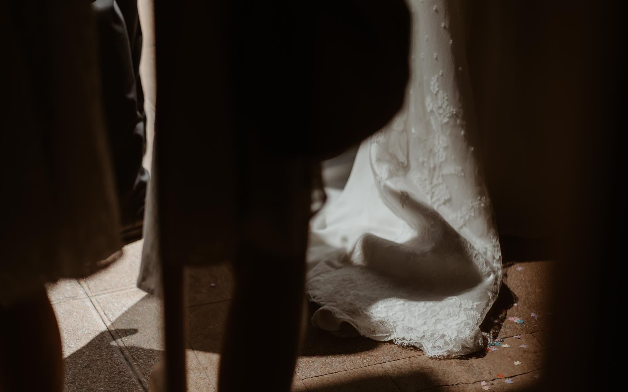 photographies d’une mariée chic et d’un gendarme à Angers et Durval