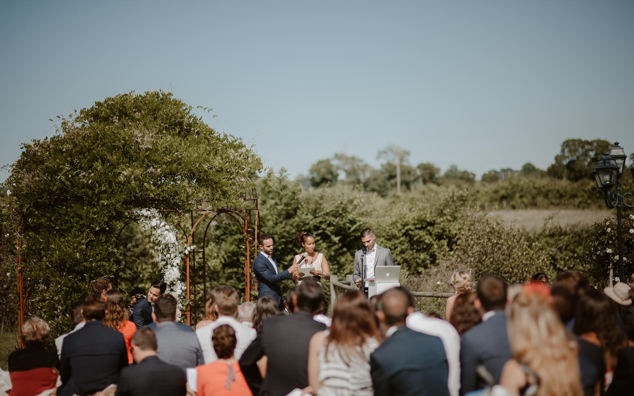 photographies d’un mariage chic multi-culturel au Manoir de Chivré, en Normandie