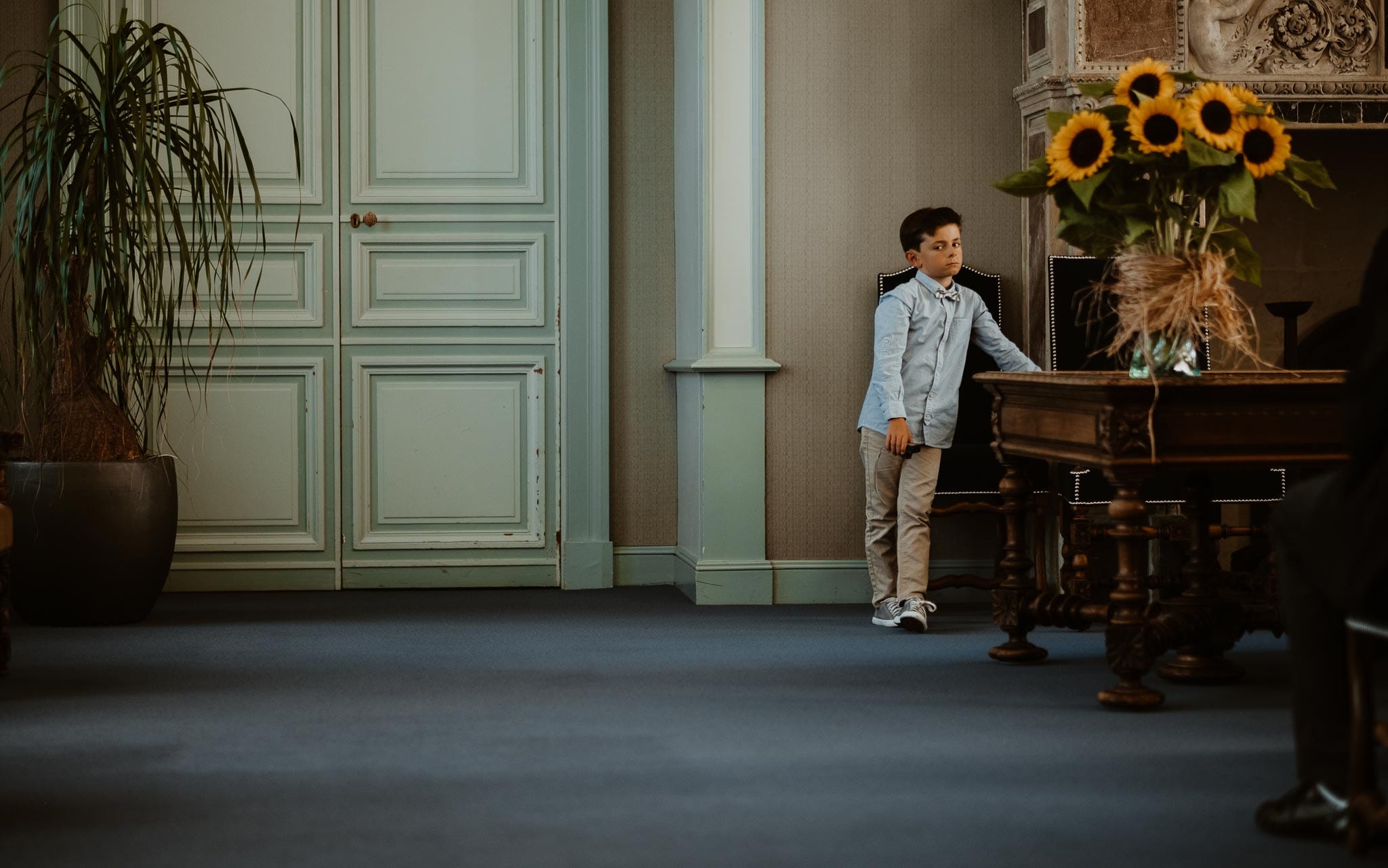 photographies d’une mariée chic et d’un gendarme à Angers et Durval