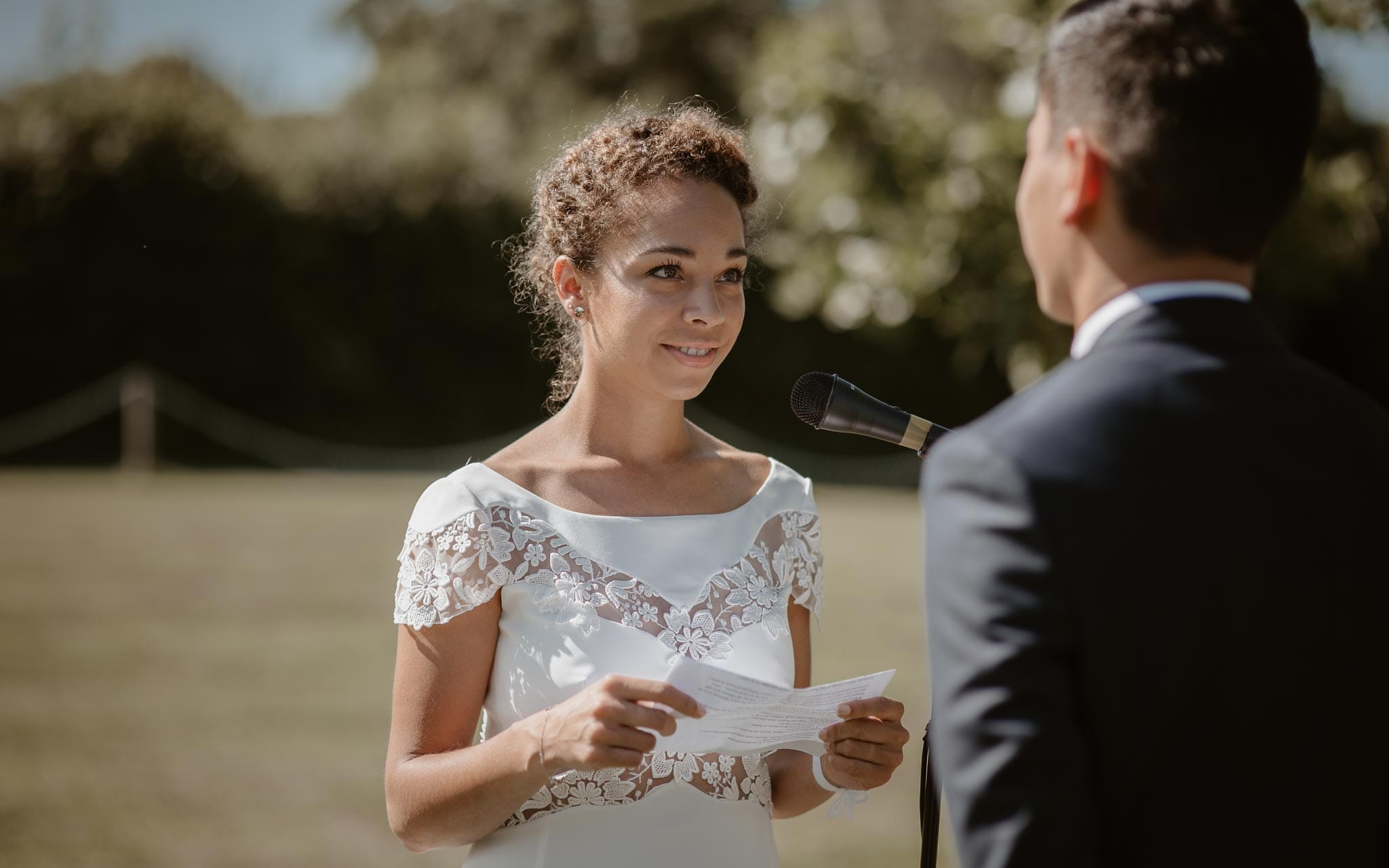 photographies d’un mariage chic multi-culturel au Manoir de Chivré, en Normandie