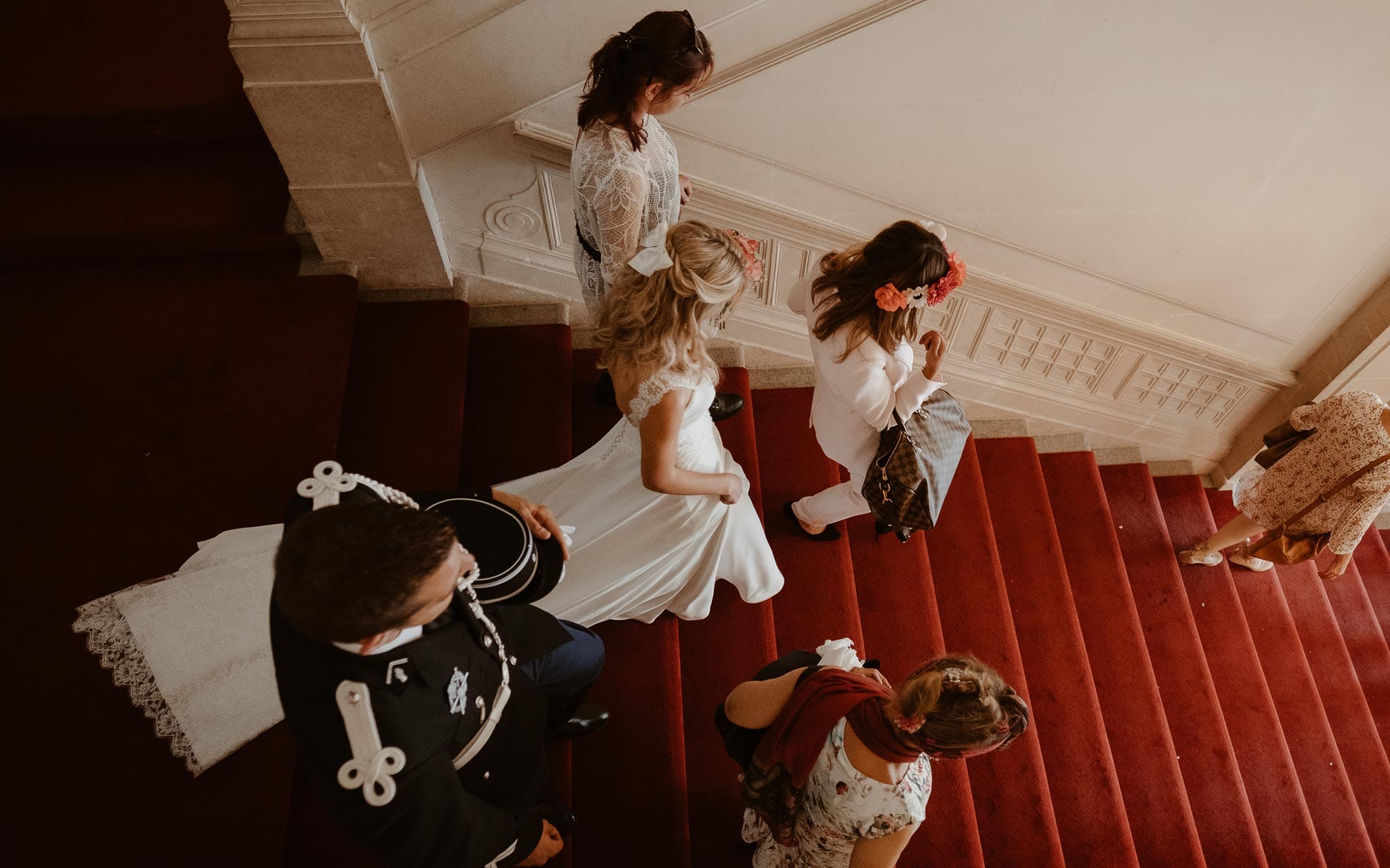 photographies d’une mariée chic et d’un gendarme à Angers et Durval