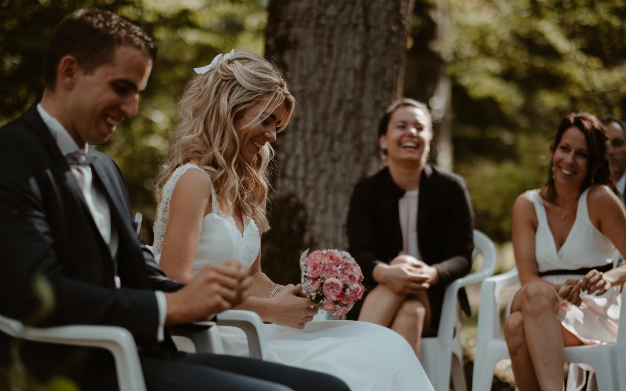 photographies d’une mariée chic et d’un gendarme à Angers et Durval