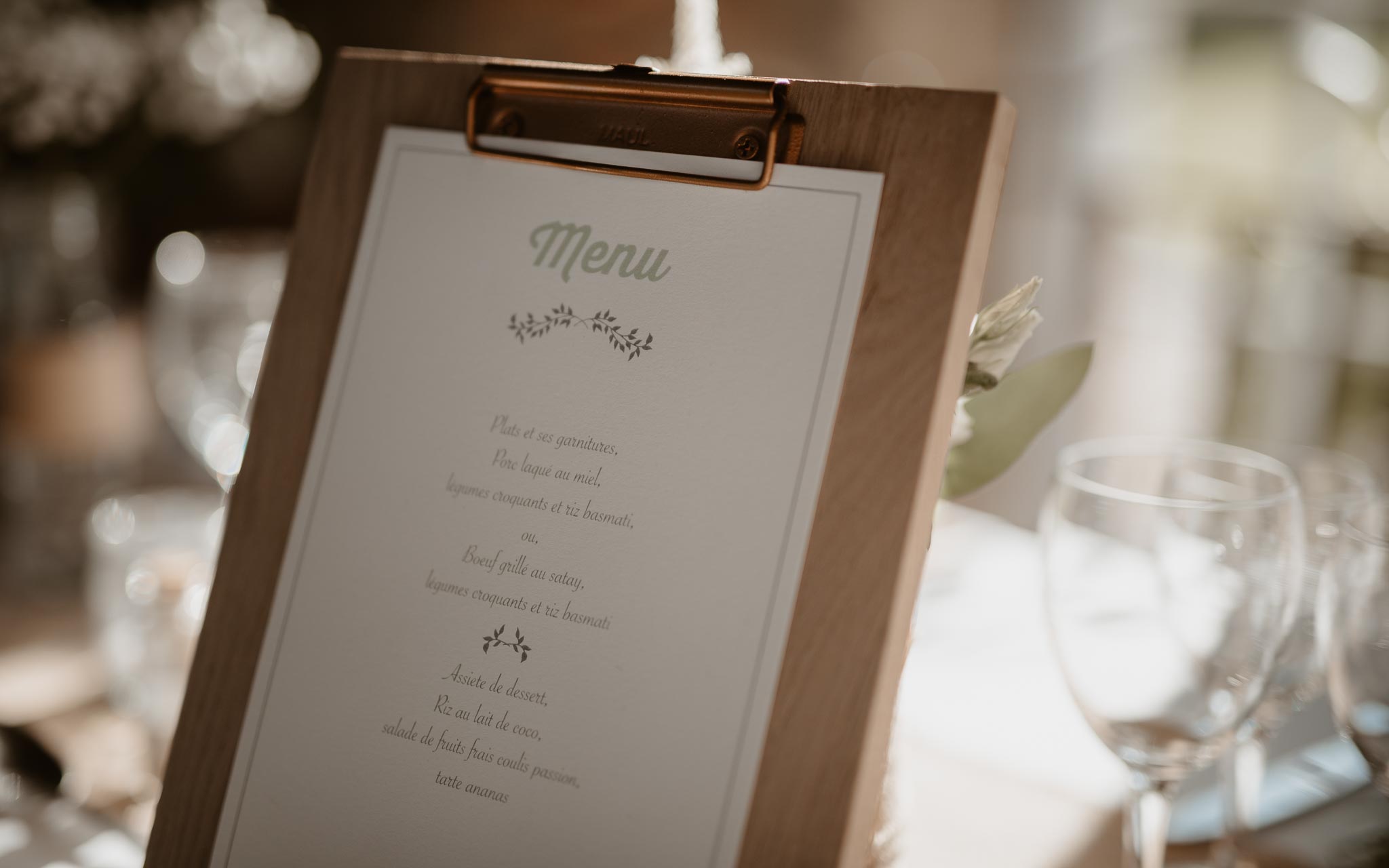 photographies d’un mariage chic multi-culturel au Manoir de Chivré, en Normandie