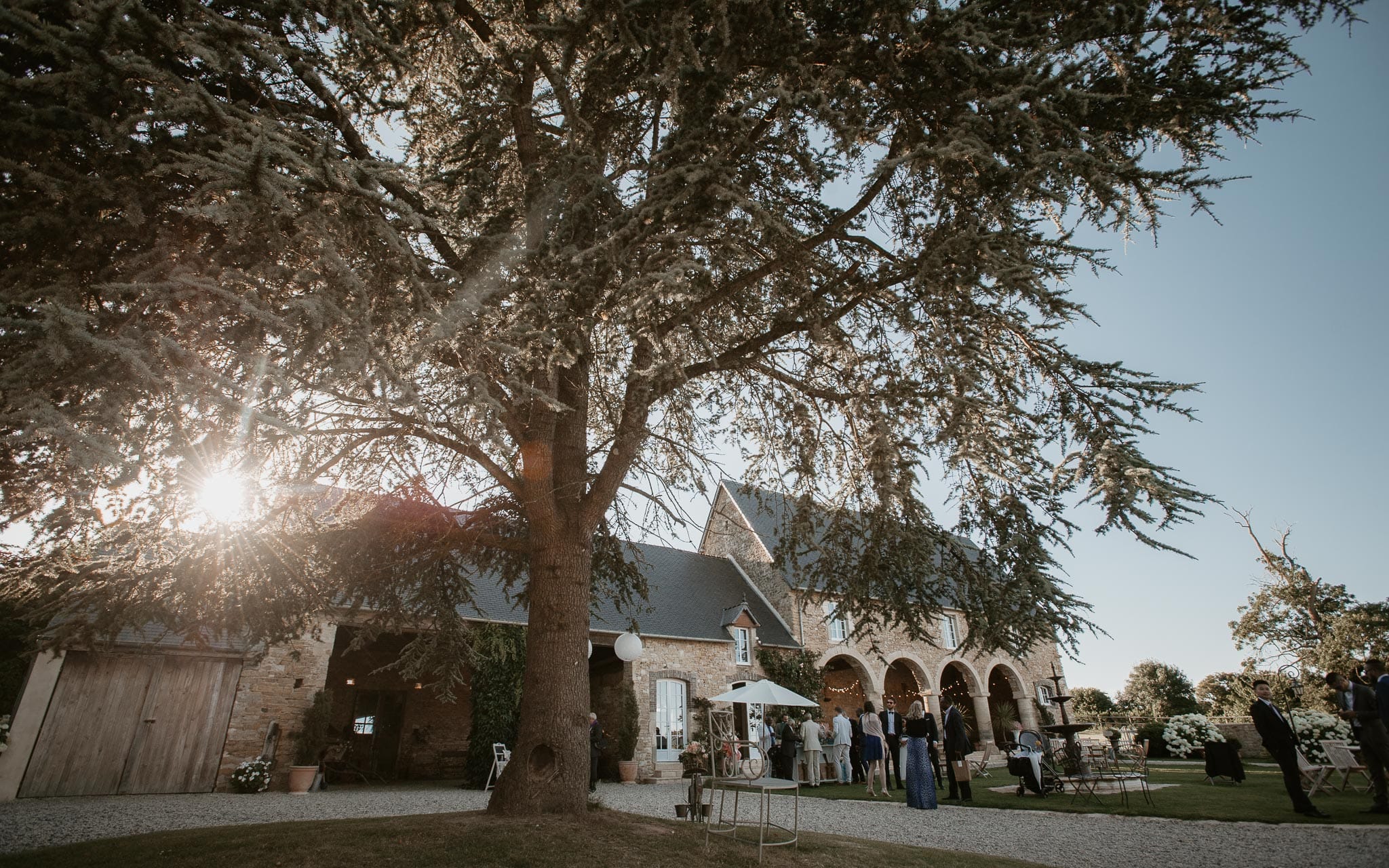 photographies d’un mariage chic multi-culturel au Manoir de Chivré, en Normandie