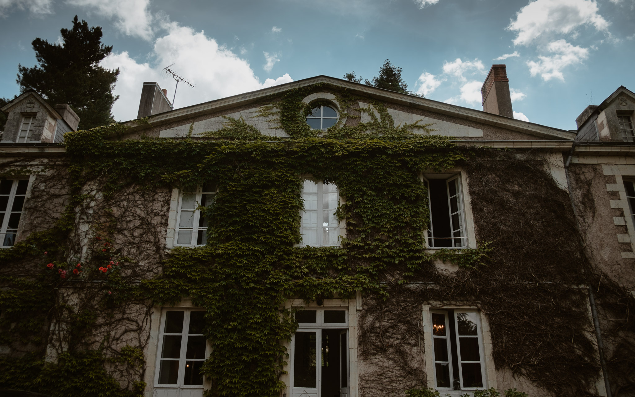 photographies d’un mariage moody en pays de la loire entre nantes et angers