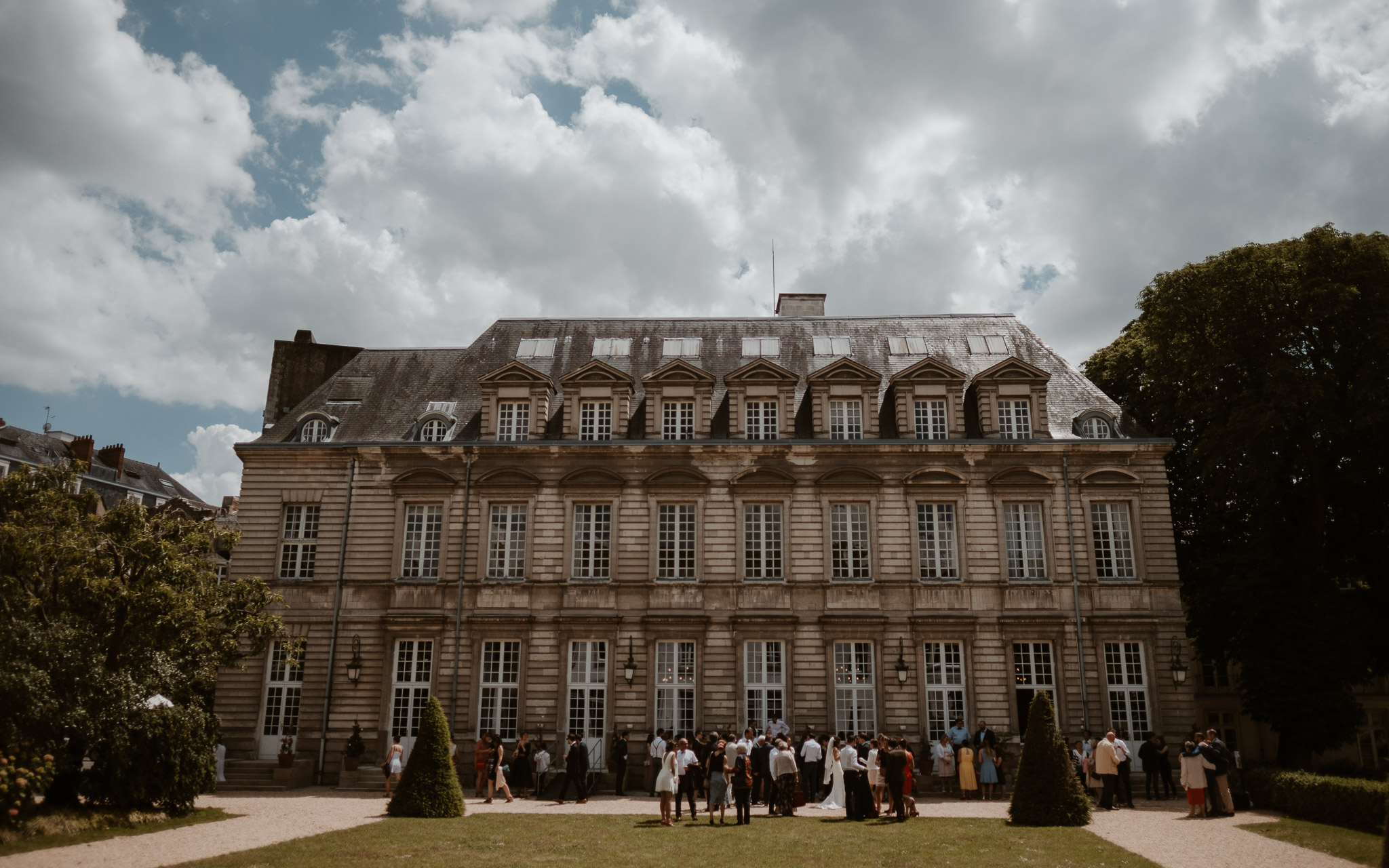 photographies d’un mariage moody en pays de la loire entre nantes et angers