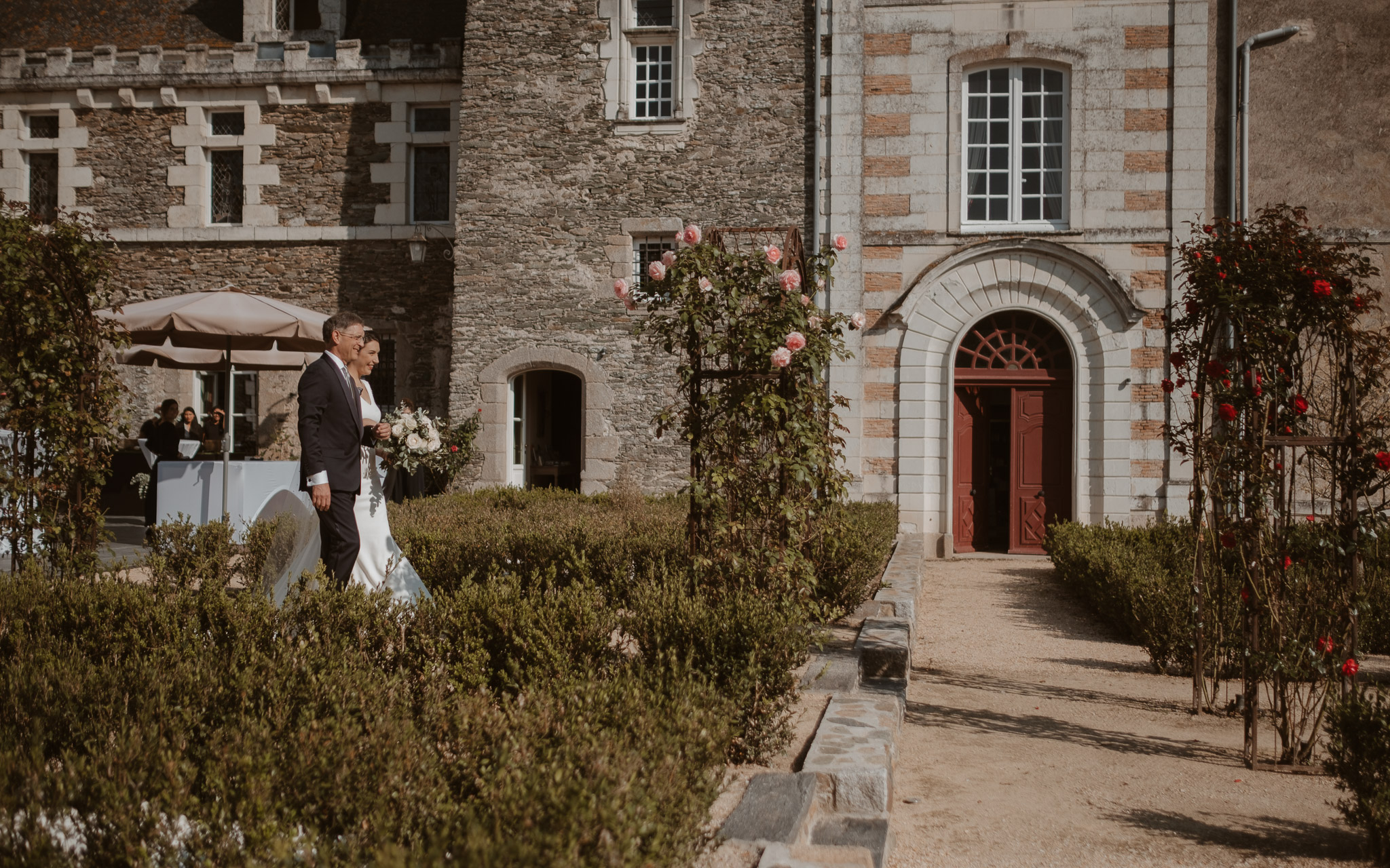 photographies d’un mariage américain au Château de l’Epinay à Saint Georges-sur-Loire