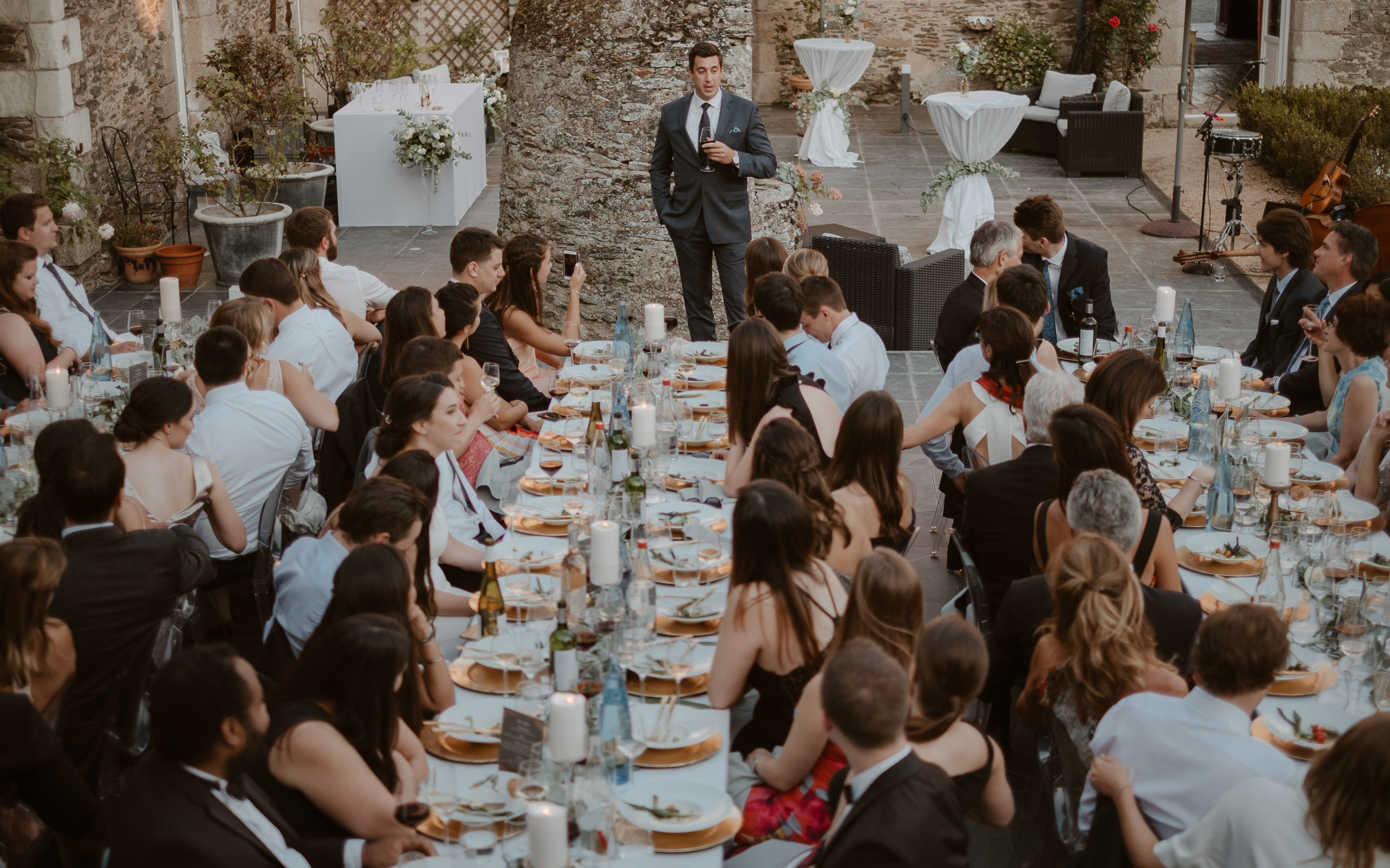 photographies d’un mariage américain au Château de l’Epinay à Saint Georges-sur-Loire