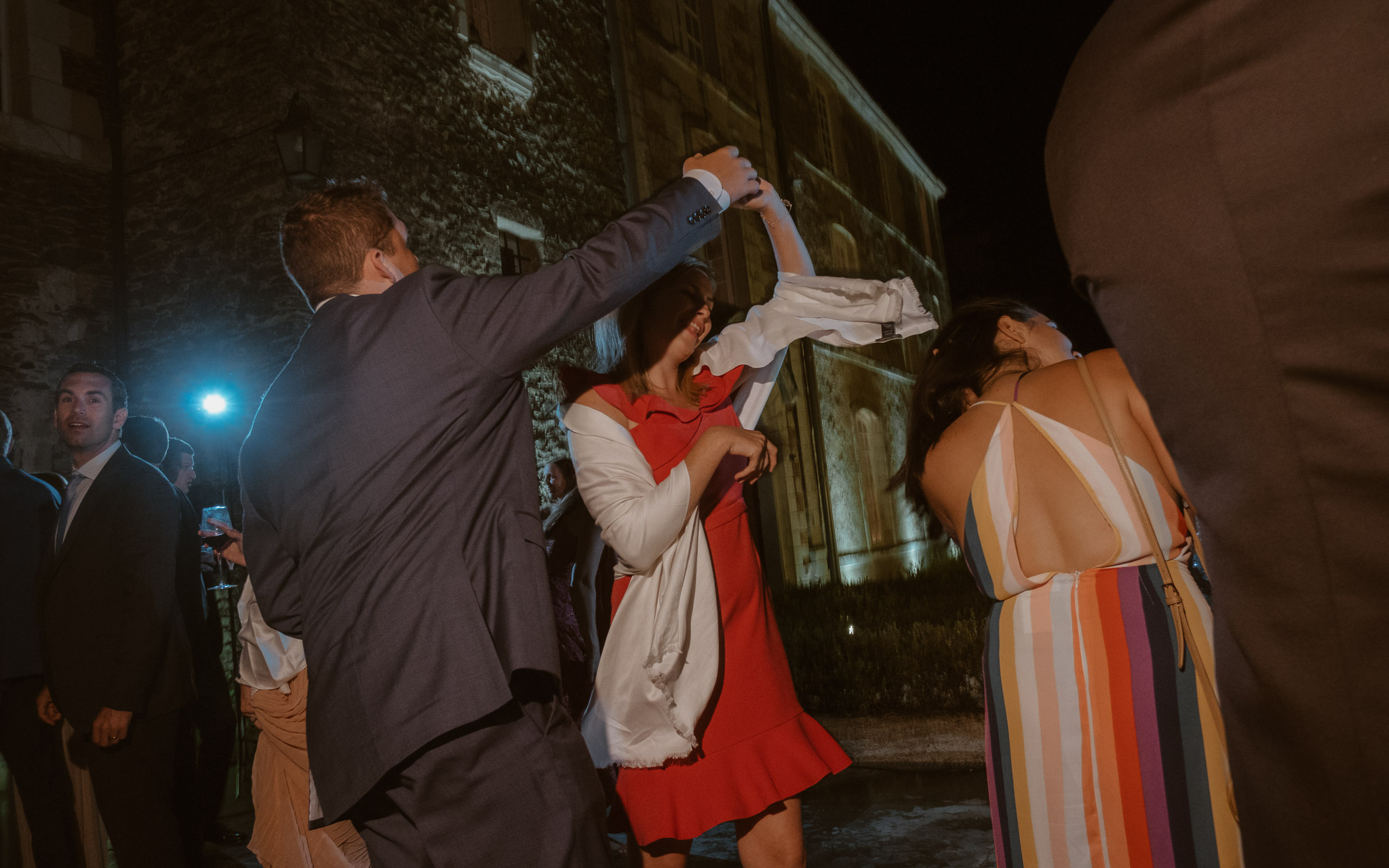 photographies d’un mariage américain au Château de l’Epinay à Saint Georges-sur-Loire