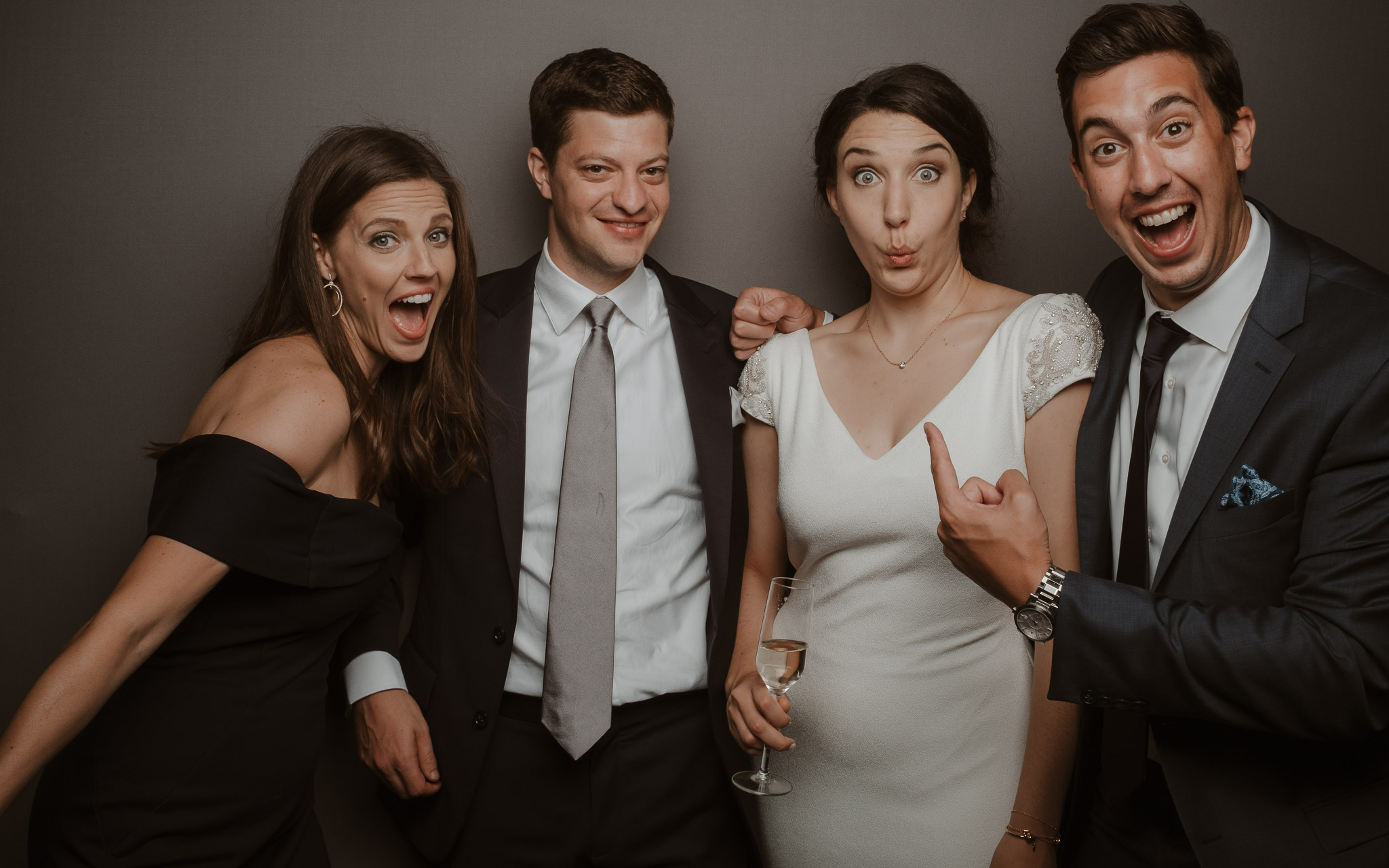 photographies d’un mariage américain au Château de l’Epinay à Saint Georges-sur-Loire