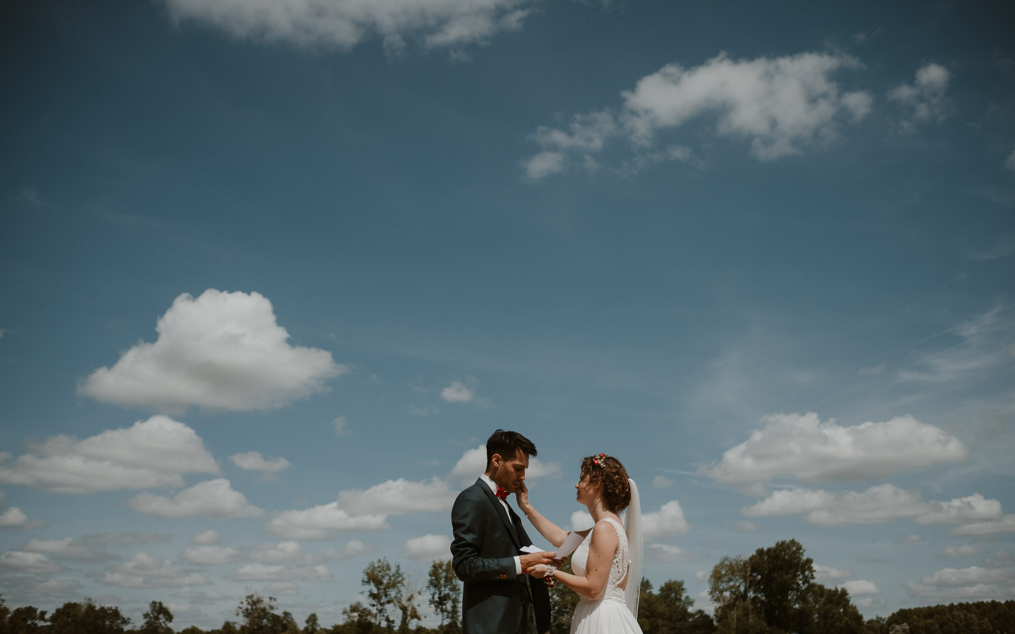 photographies d’un mariage multi-culturel à Freigné, entre Nantes, Angers et Ancenis.