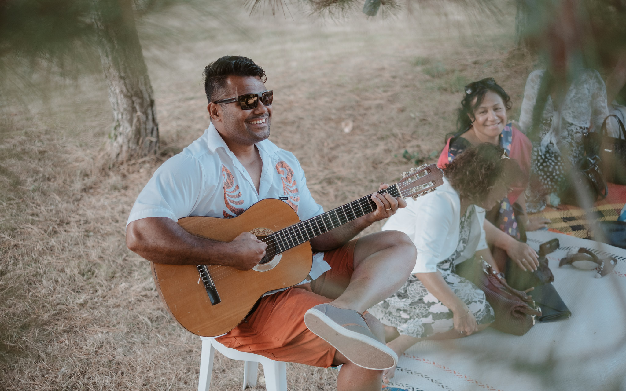 photographies d’un mariage multi-culturel à Freigné, entre Nantes, Angers et Ancenis.