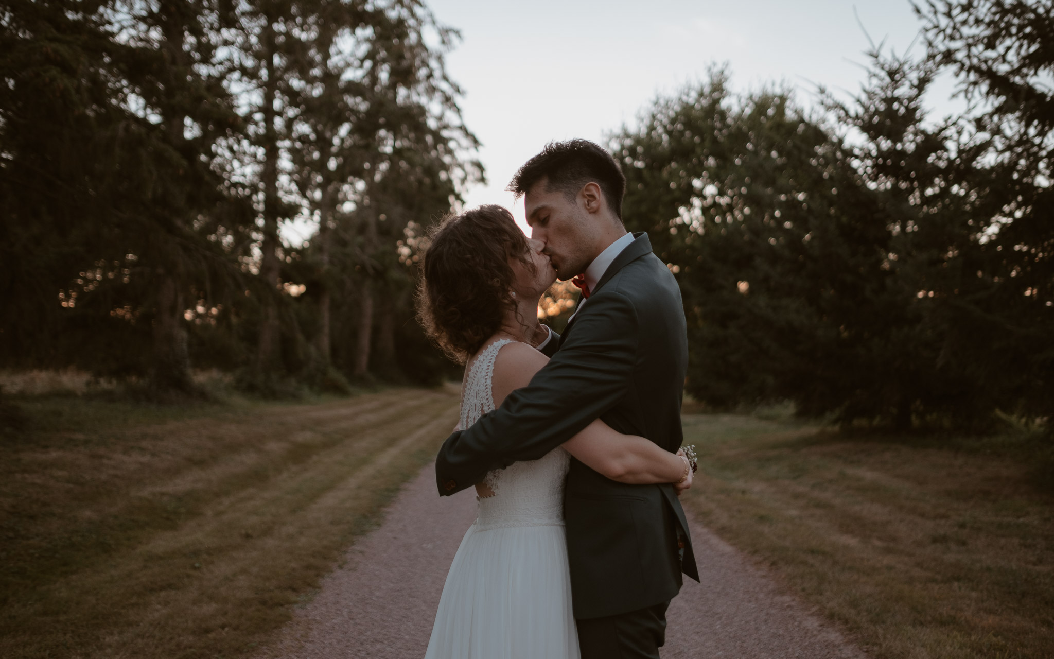 photographies d’un mariage multi-culturel à Freigné, entre Nantes, Angers et Ancenis.