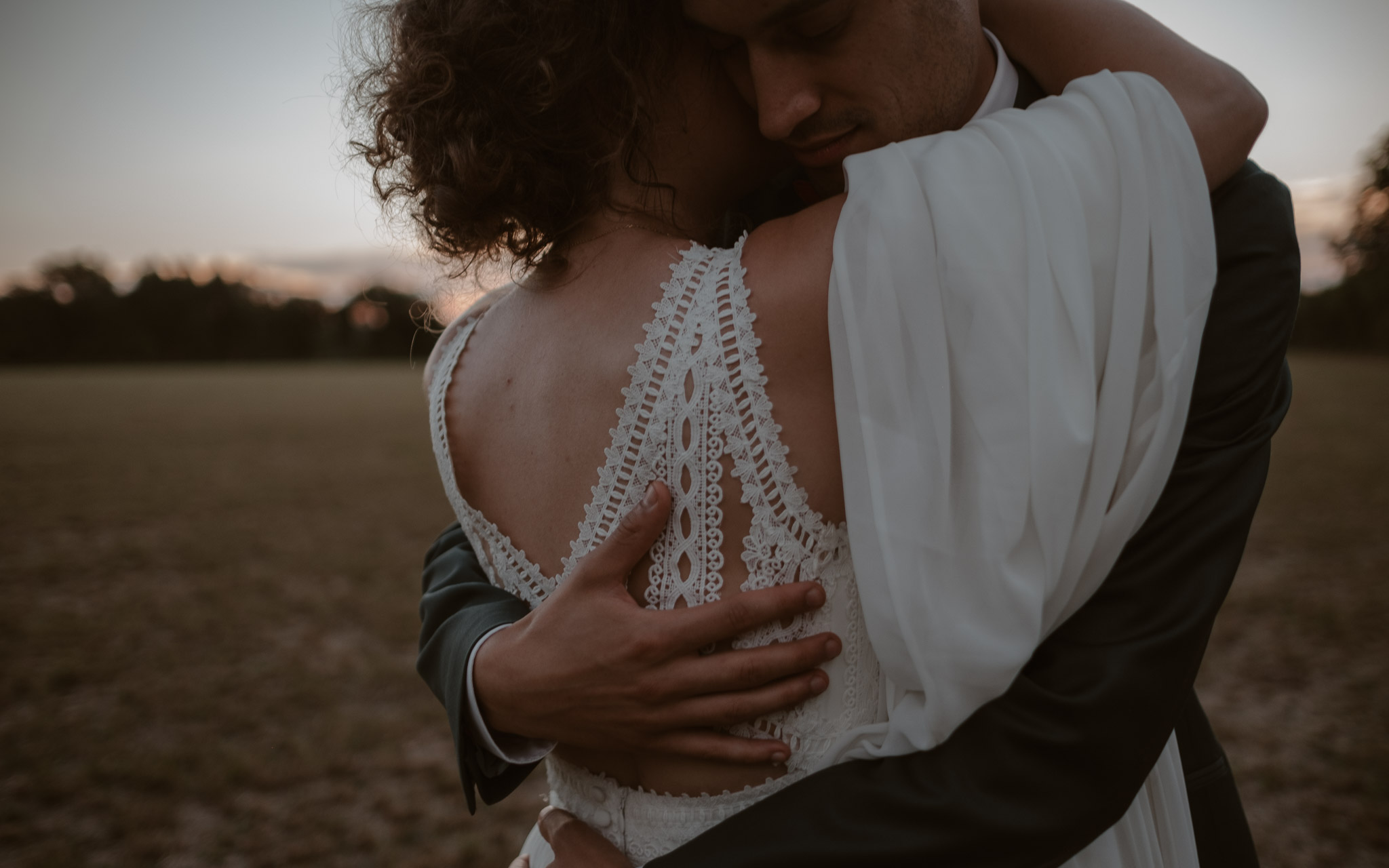 photographies d’un mariage multi-culturel à Freigné, entre Nantes, Angers et Ancenis.