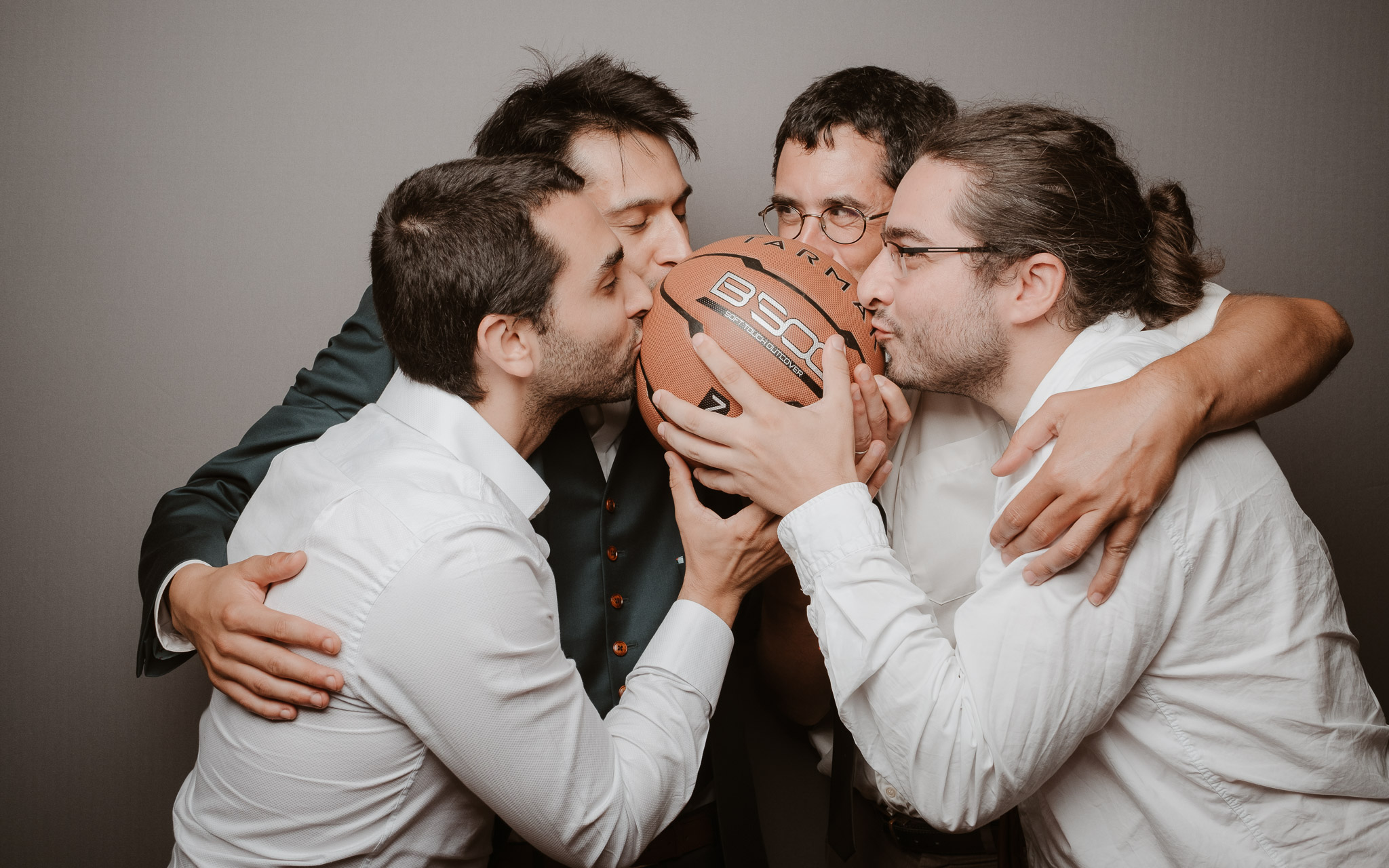 photographies d’un mariage multi-culturel à Freigné, entre Nantes, Angers et Ancenis.