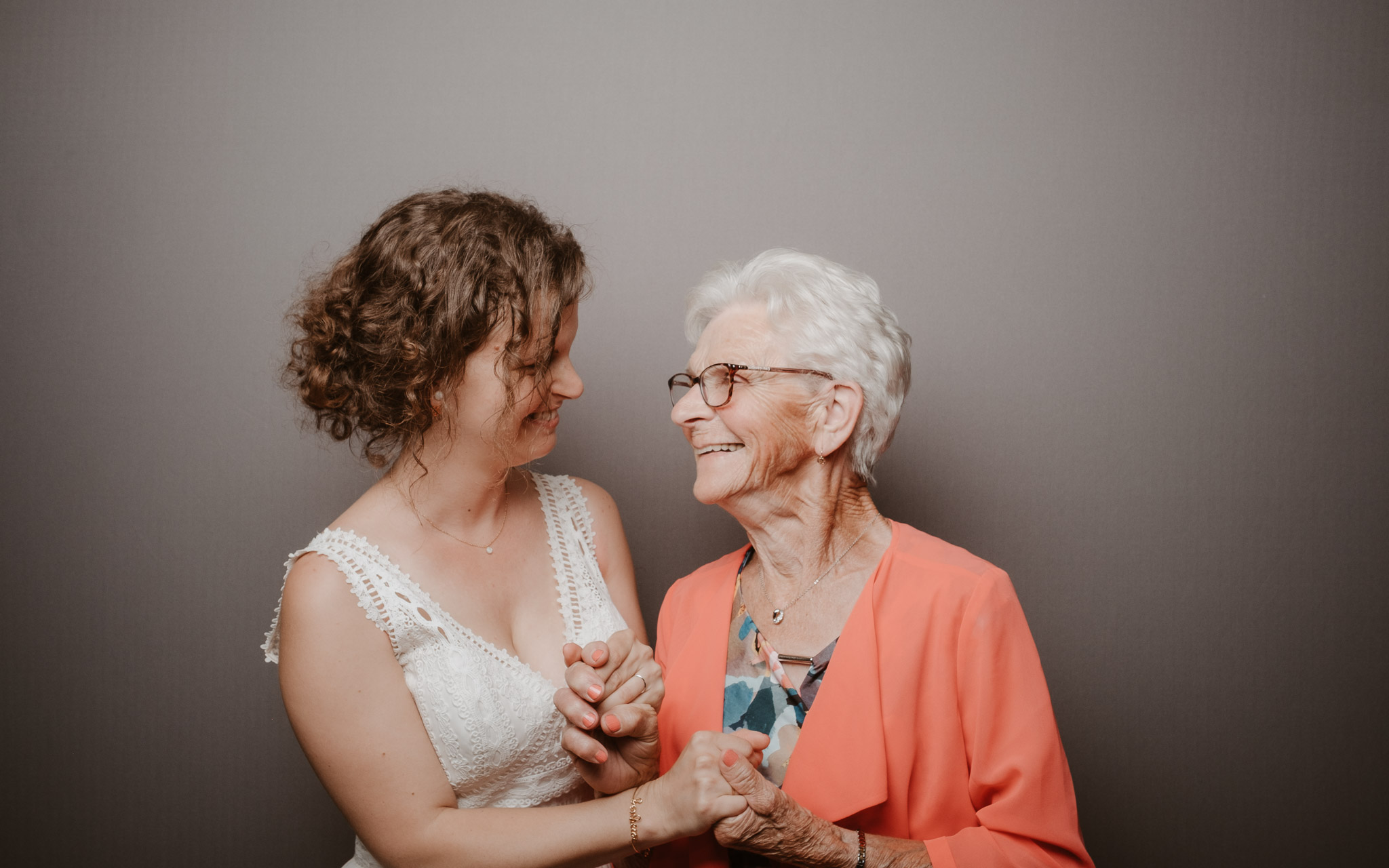 photographies d’un mariage multi-culturel à Freigné, entre Nantes, Angers et Ancenis.