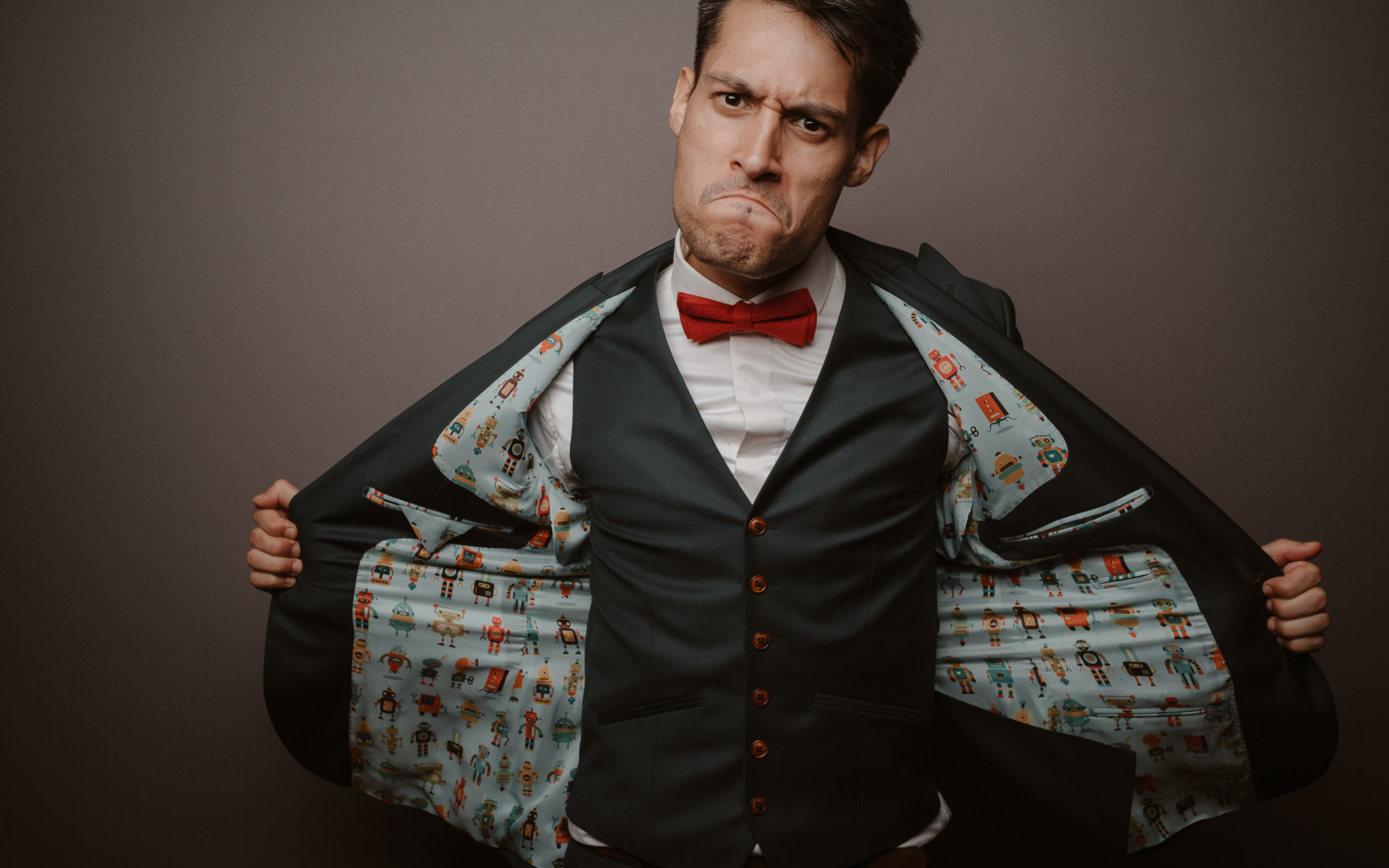 costume de marié l'atelier 5 sur un mariage multi-culturel à Freigné, entre Nantes, Angers et Ancenis.