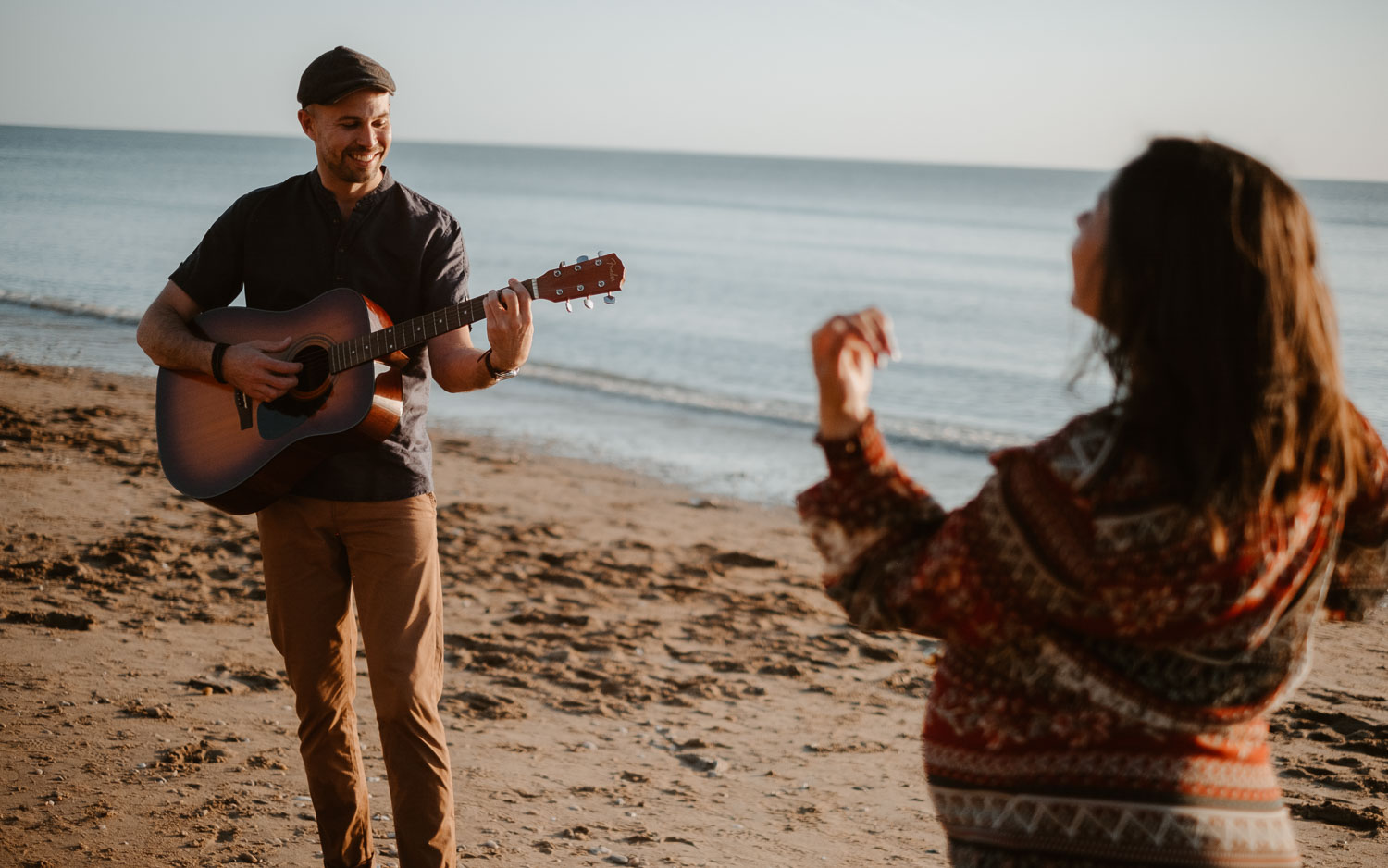 Séance photo grossesse lifestyle couple futurs parents à Nantes Vendée