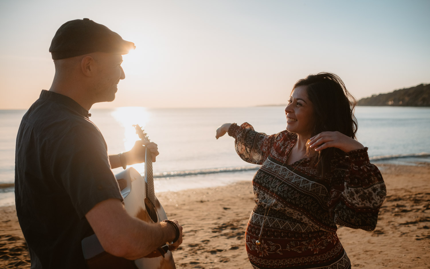 Séance photo grossesse lifestyle couple futurs parents à Nantes Vendée