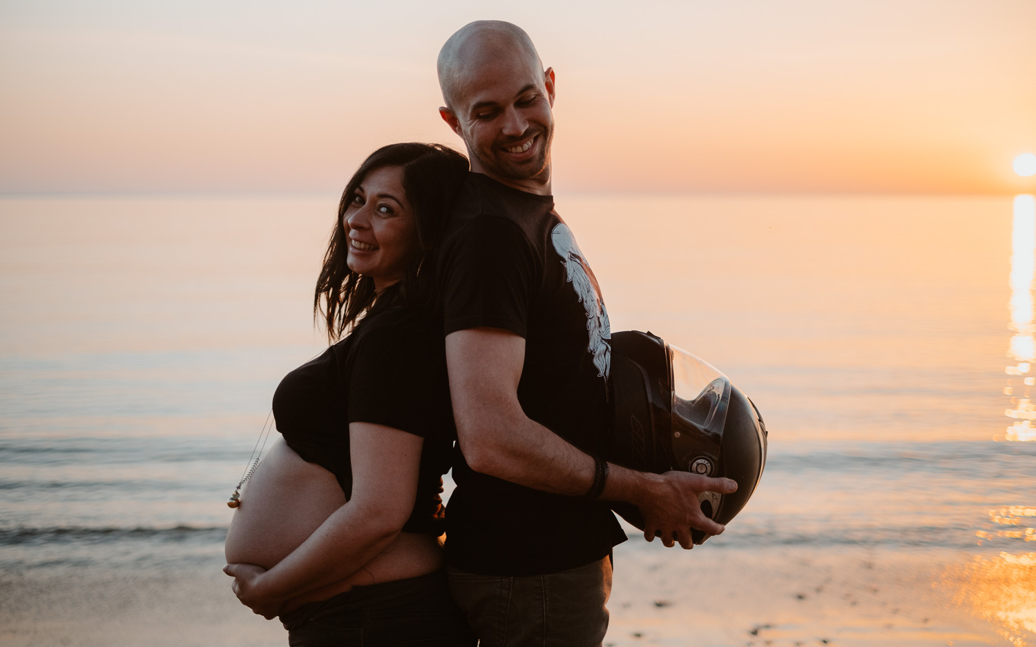 Séance photo grossesse lifestyle couple futurs parents à Nantes Vendée
