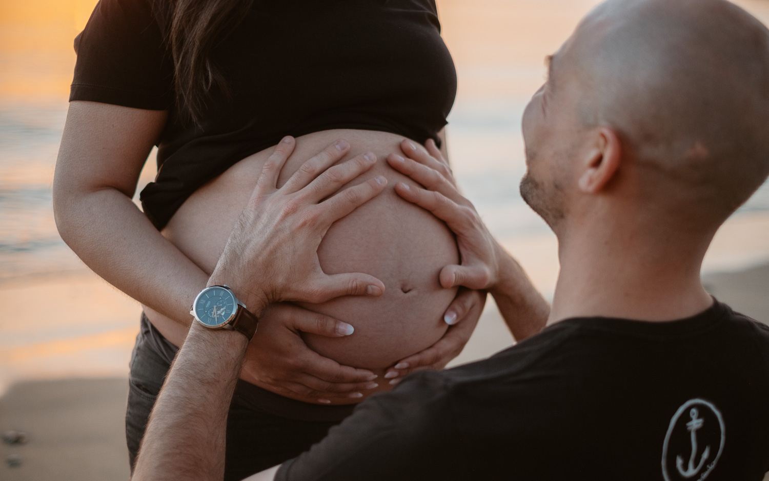 Séance photo grossesse lifestyle couple futurs parents à Nantes Vendée