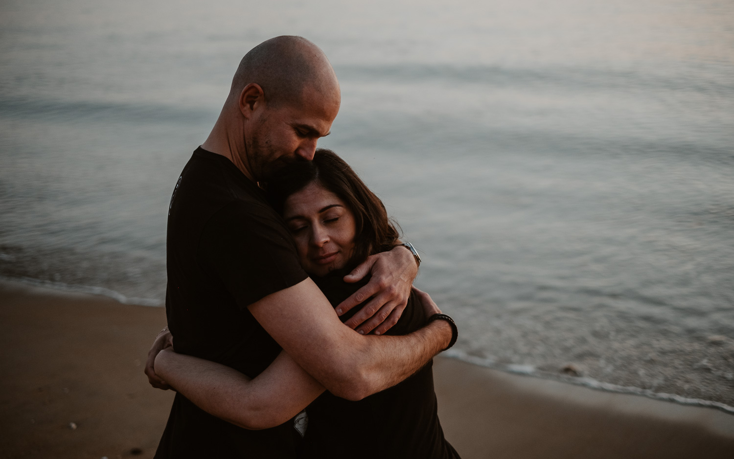 Séance photo grossesse lifestyle couple futurs parents à Nantes Vendée