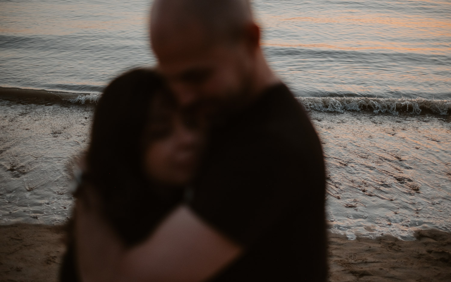 Séance photo grossesse lifestyle couple futurs parents à Nantes Vendée