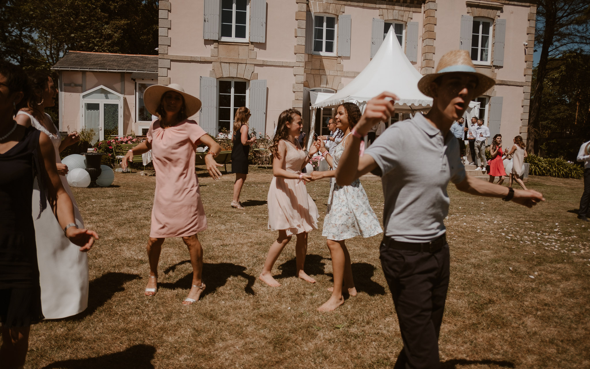 photographies d’un mariage tropical au Château de Saint-Marc à Saint Nazaire