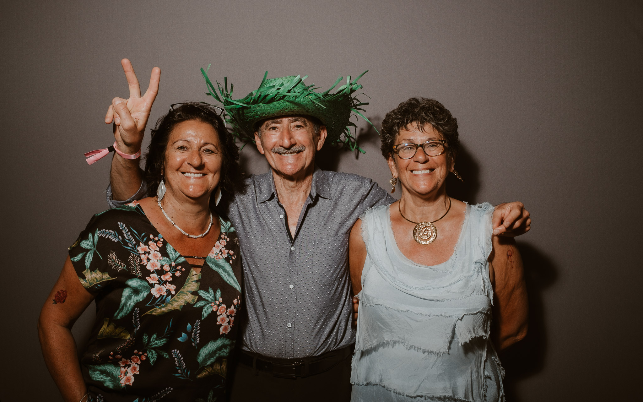 photographies d’un mariage tropical au Château de Saint-Marc à Saint Nazaire