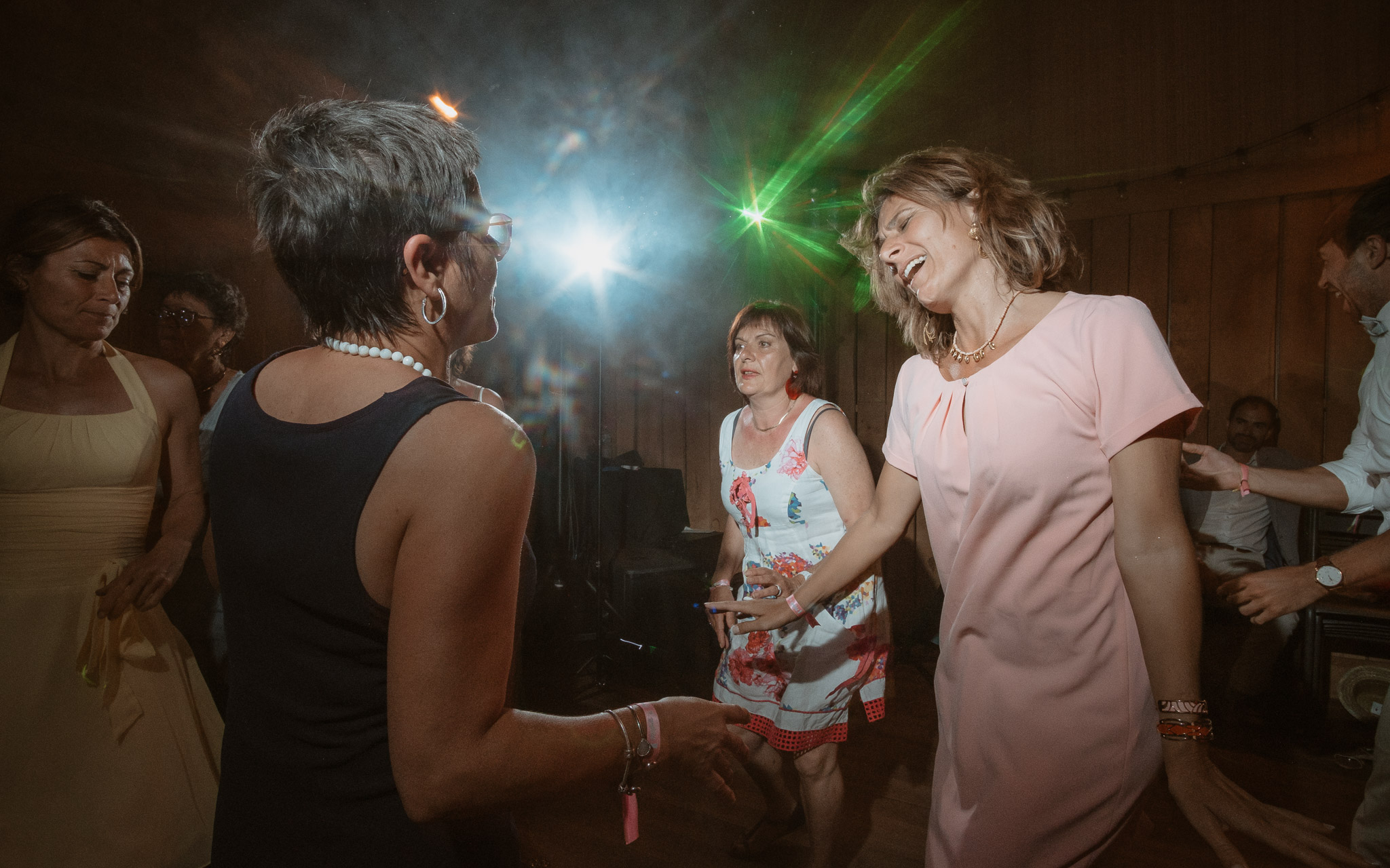 photographies d’un mariage tropical au Château de Saint-Marc à Saint Nazaire