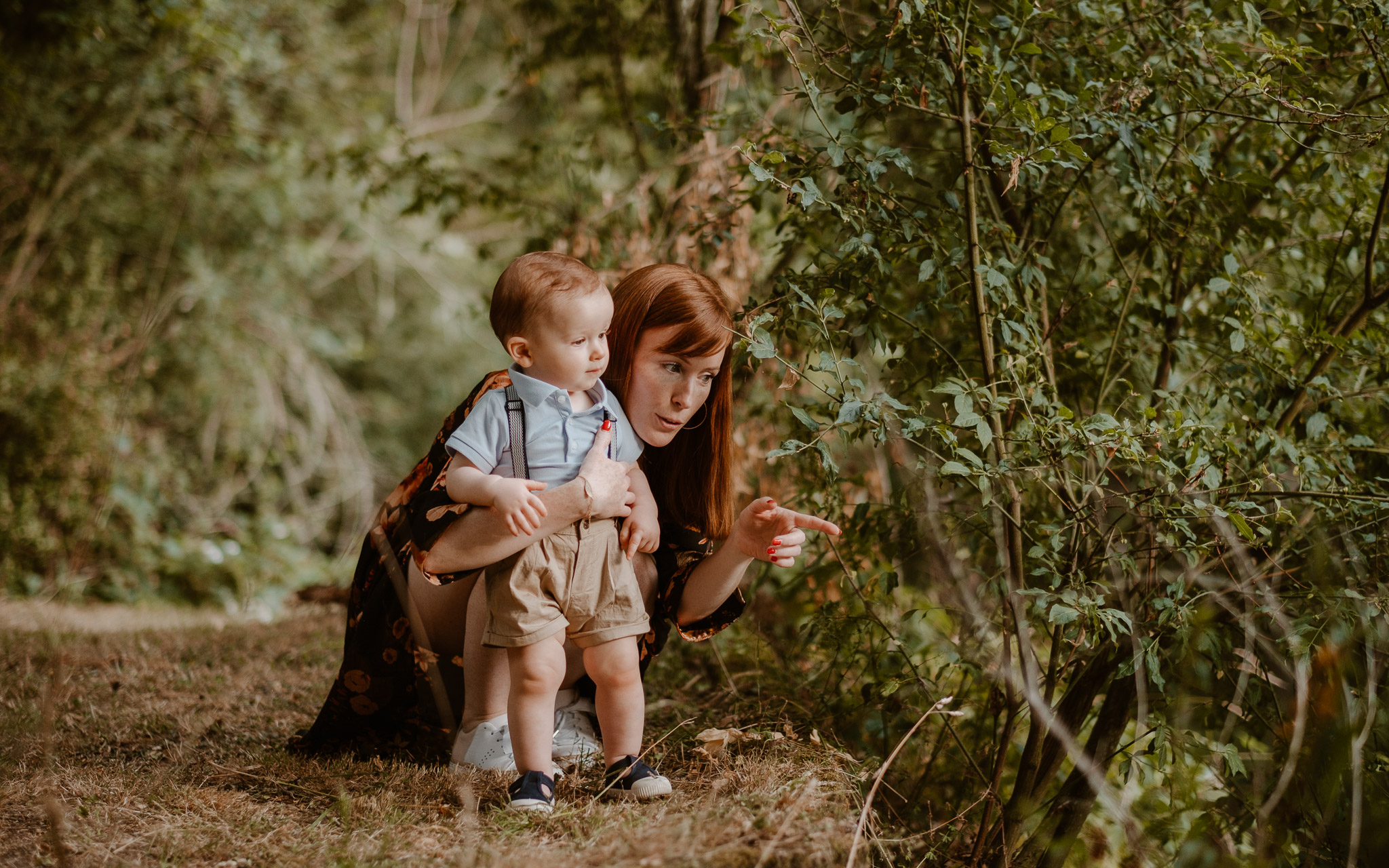 Séance photo de famille parents enfant en extérieur, en été à Clisson par Geoffrey Arnoldy photographe