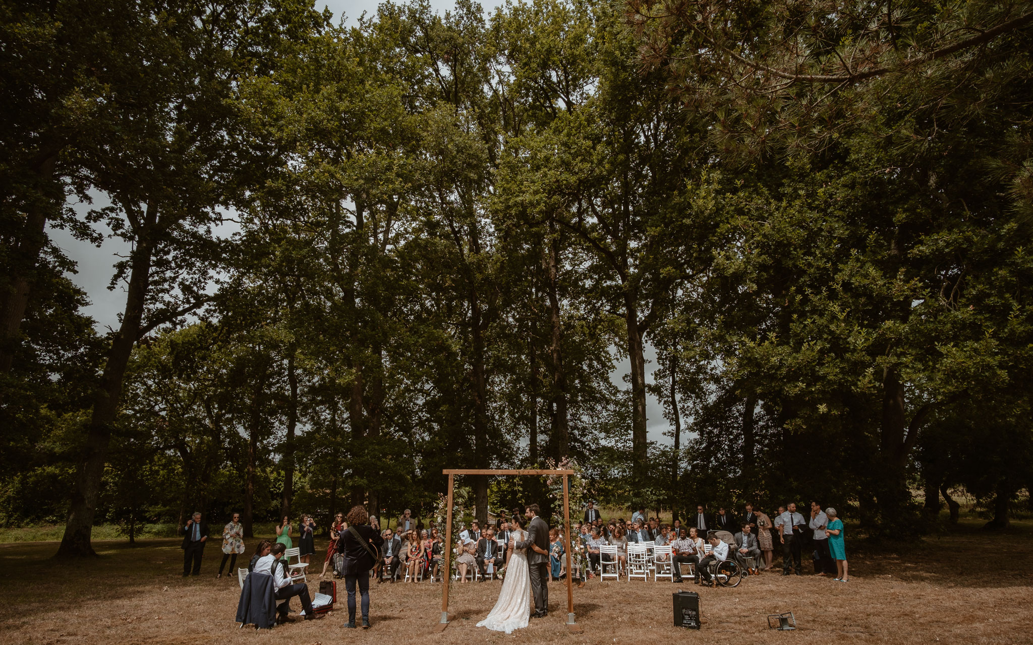 photographies d’un mariage bohème chic au Château de la Rousselière à Frossay