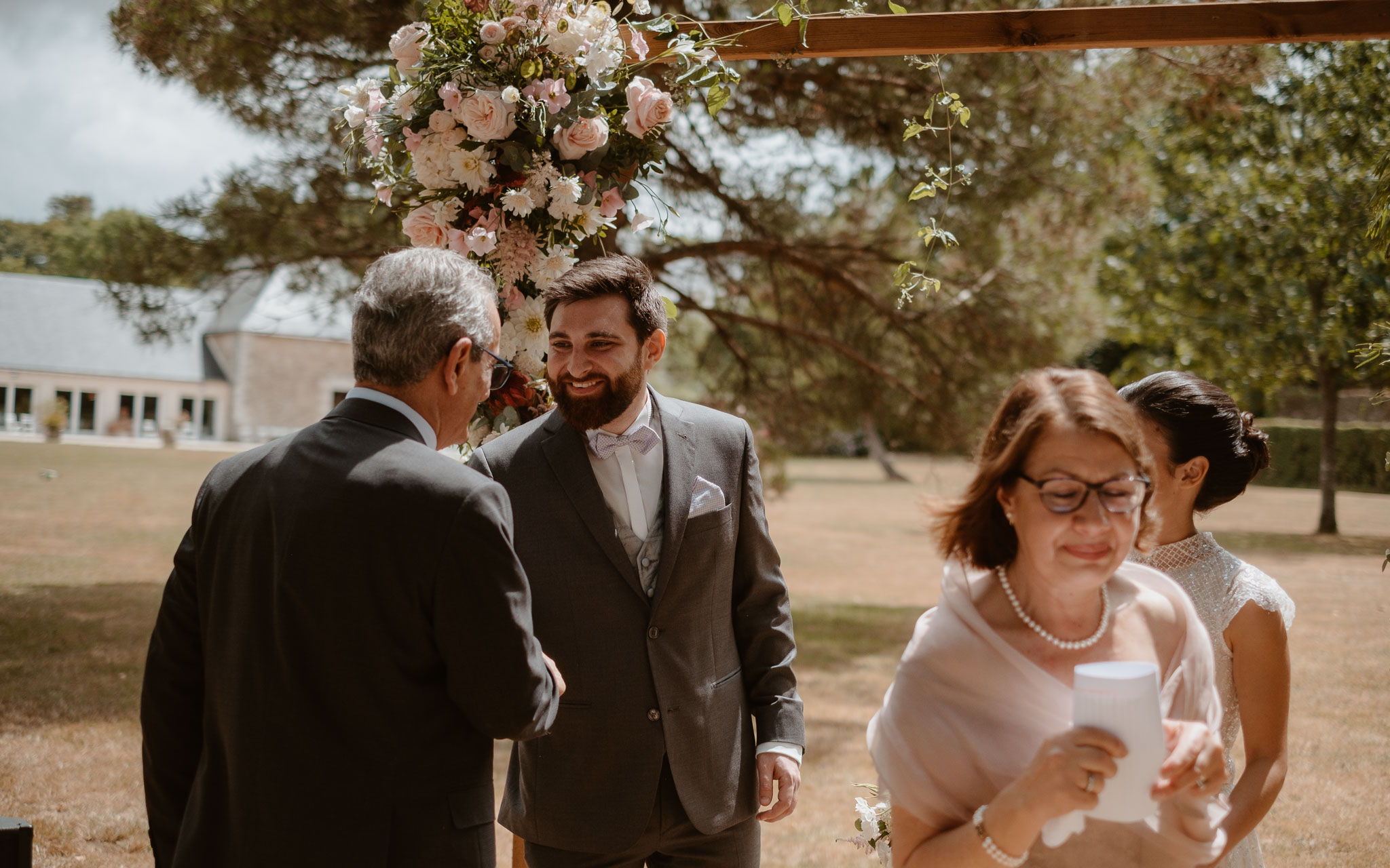 photographies d’un mariage bohème chic au Château de la Rousselière à Frossay