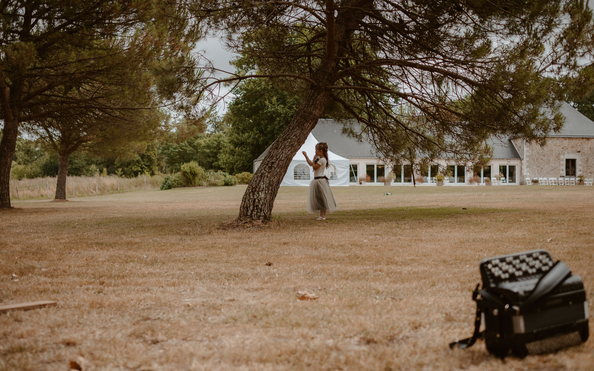 photographies d’un mariage bohème chic au Château de la Rousselière à Frossay