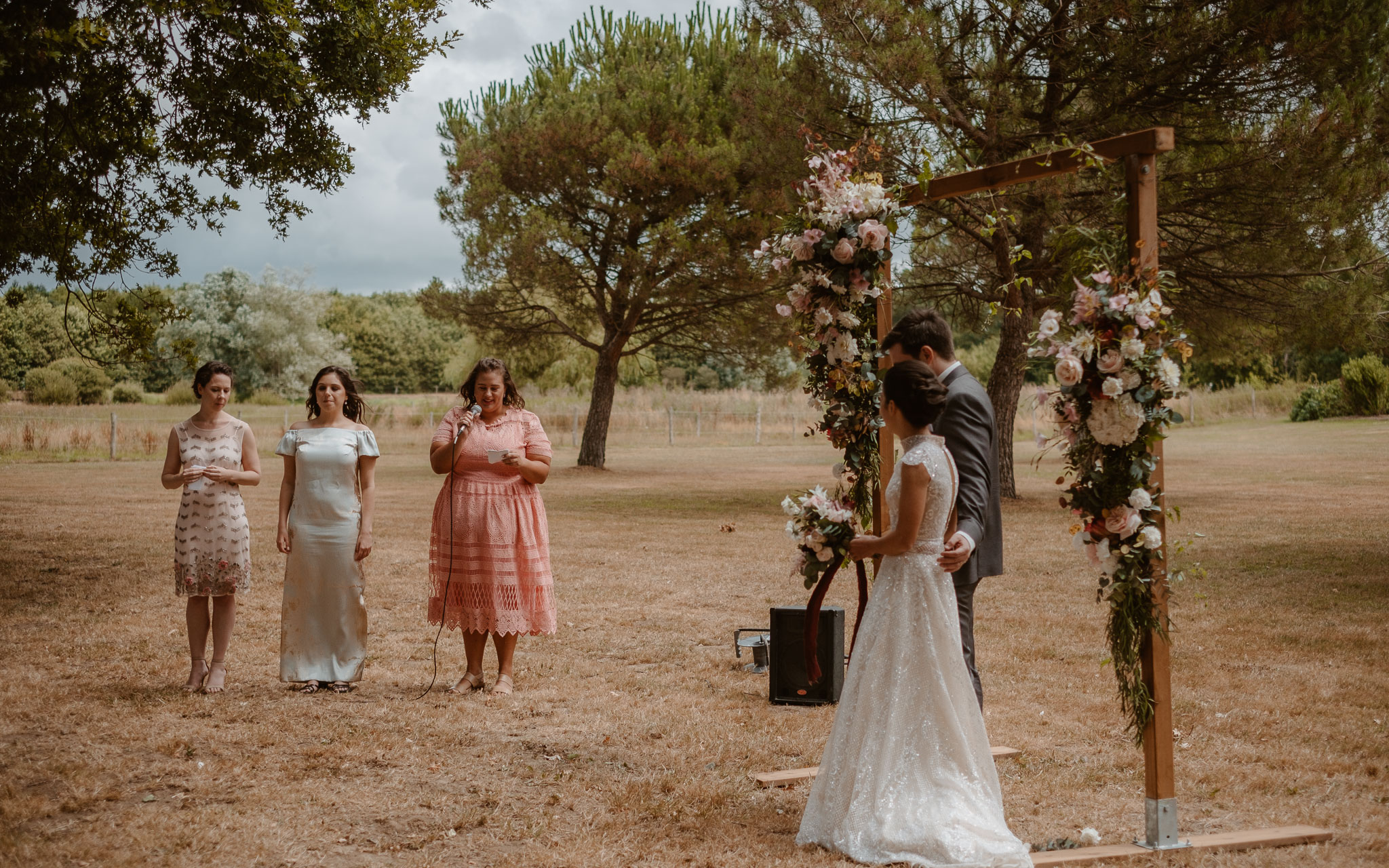 photographies d’un mariage bohème chic au Château de la Rousselière à Frossay