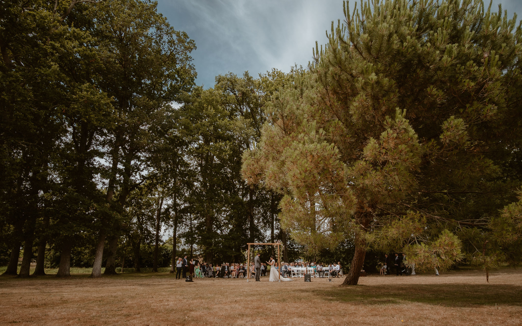 photographies d’un mariage bohème chic au Château de la Rousselière à Frossay