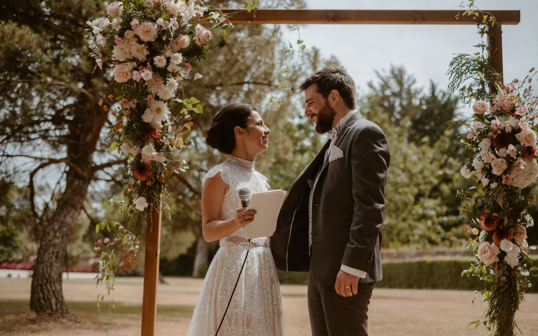 photographies d’un mariage bohème chic au Château de la Rousselière à Frossay