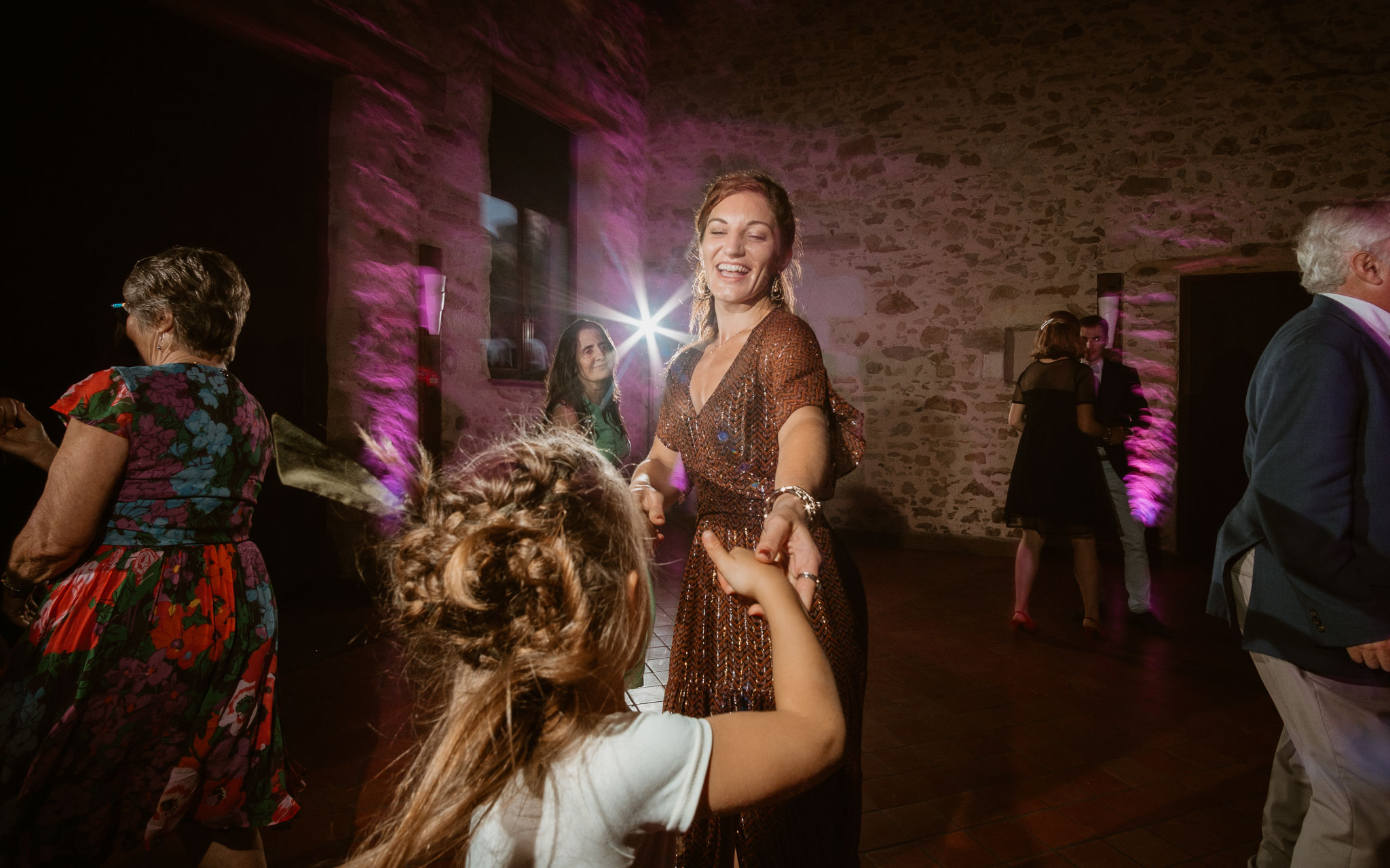 photographies d’un mariage bohème chic au Château de la Rousselière à Frossay